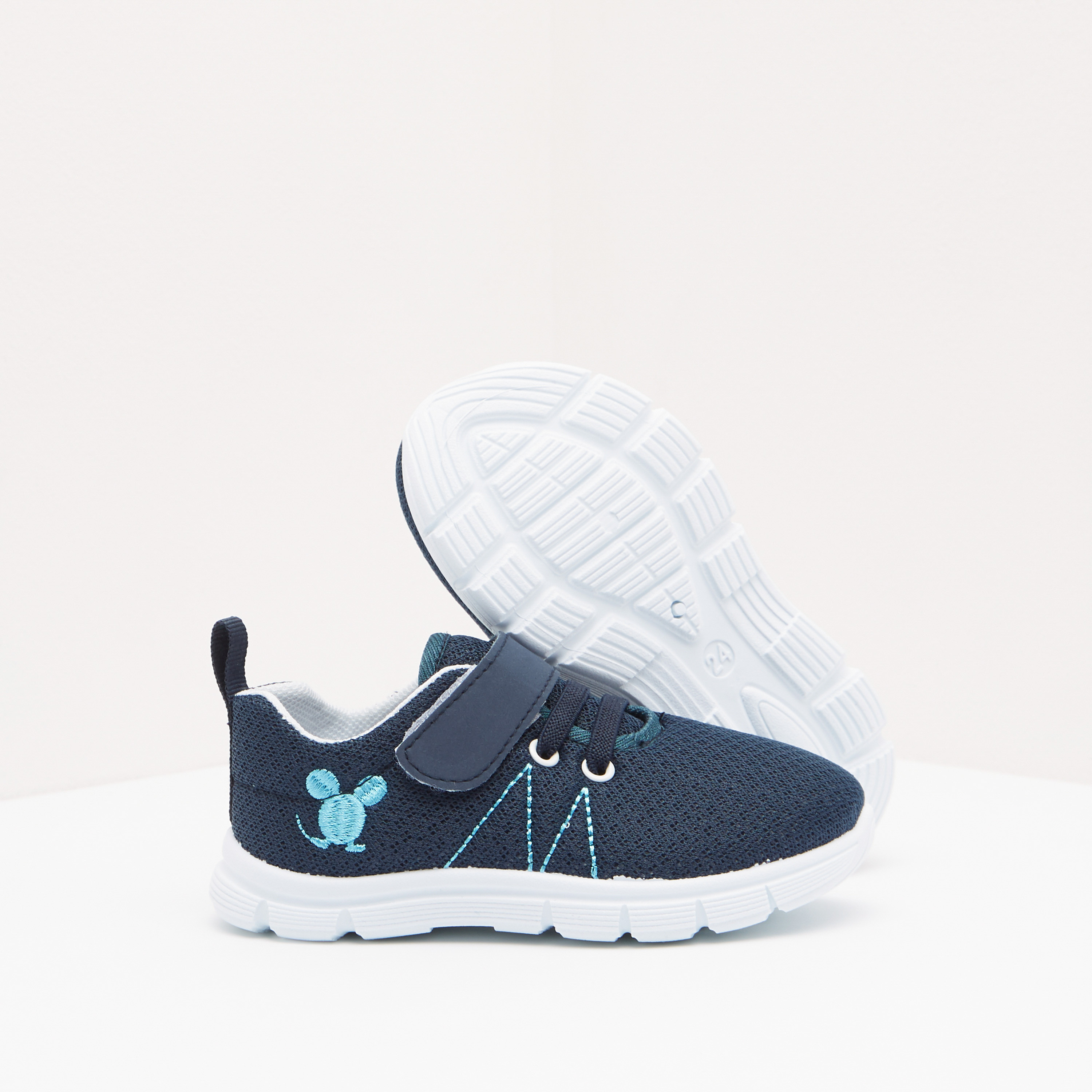 حذاء سنيكرز مطرّز بشريط إغلاق-sports-boys-shoes-image-8