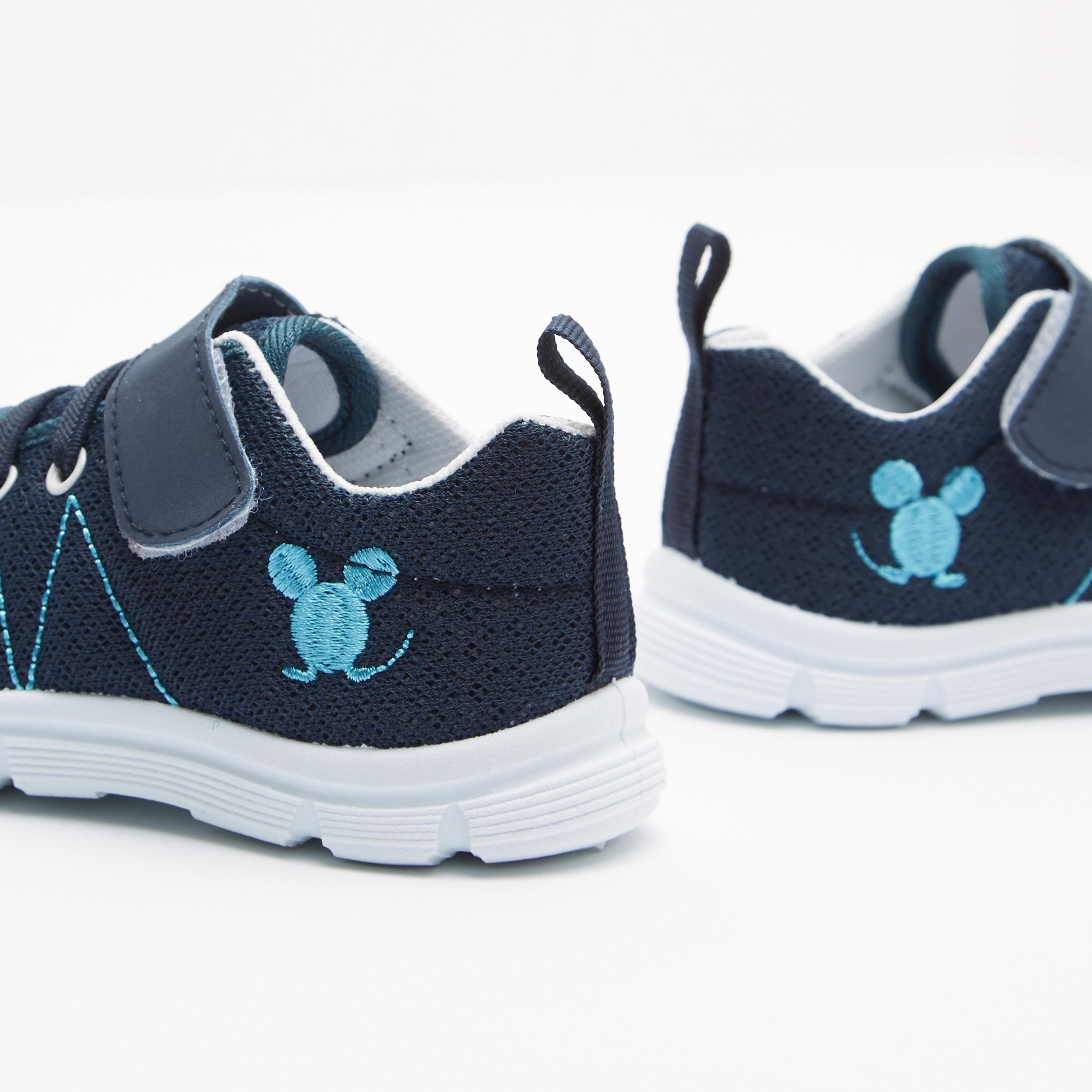 حذاء سنيكرز مطرّز بشريط إغلاق-sports-boys-shoes-image-10