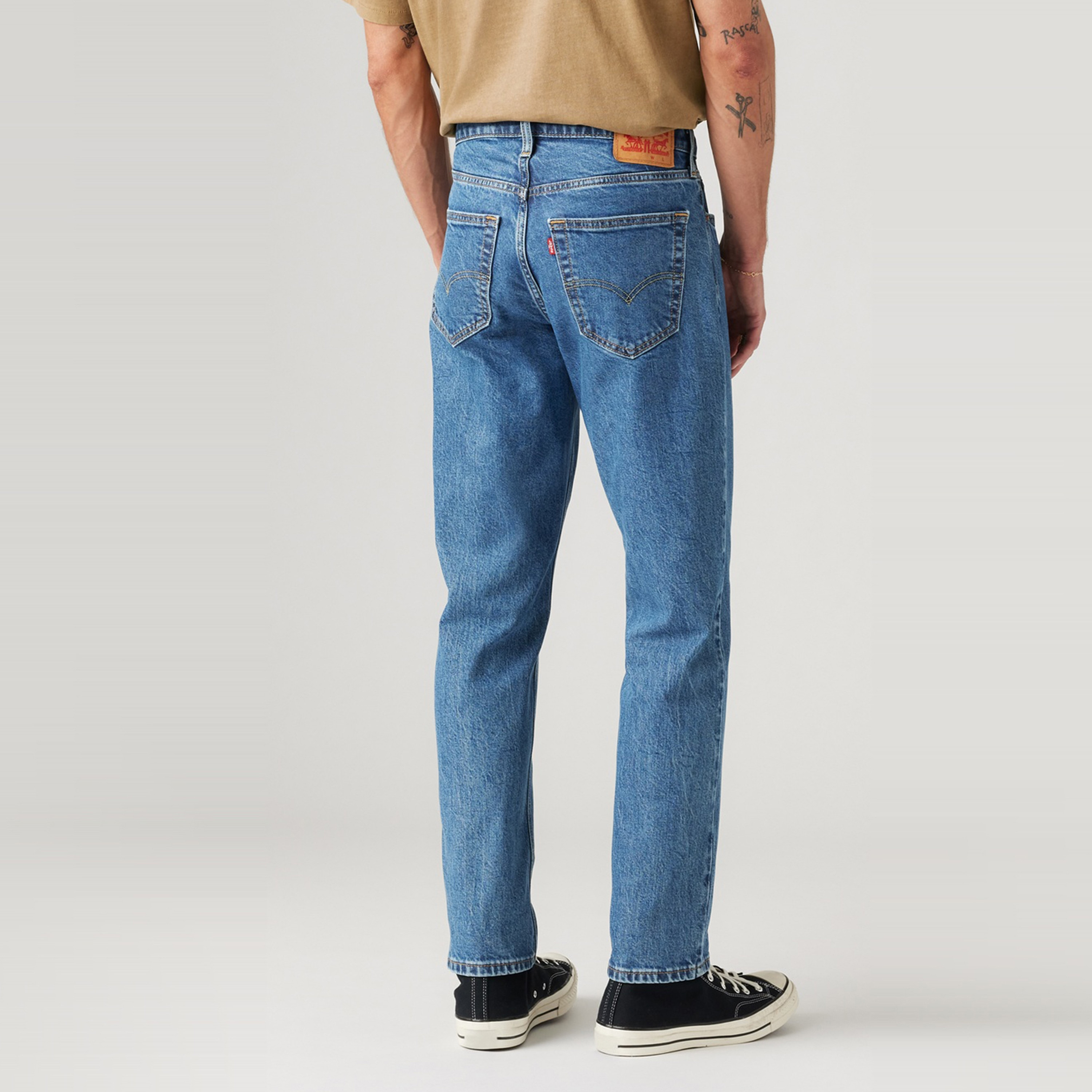 بنطال جينز رجالي Levi's 541 مدبب باللون النيلي و5 جيوب-men-clothing-bottoms-jeans-image-4