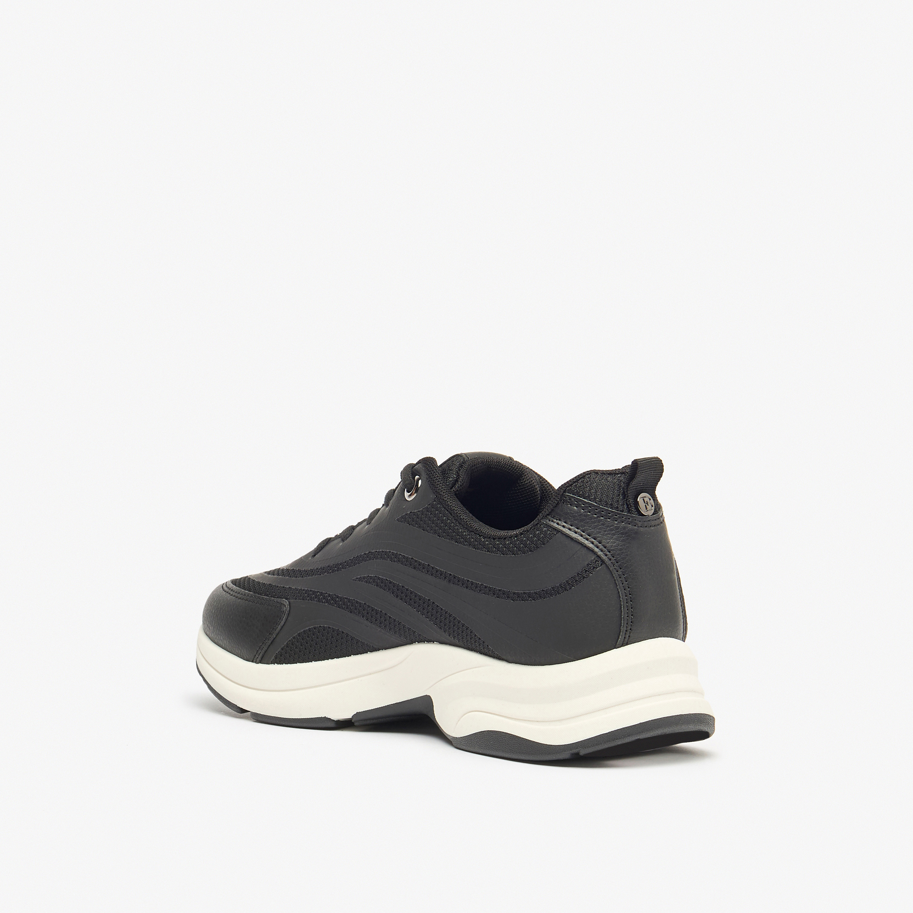 حذاء سنيكرز بارز الملمس برباط إغلاق وكاحل منخفض من فلورا بيلا-women-shoes-sneakers-image-2