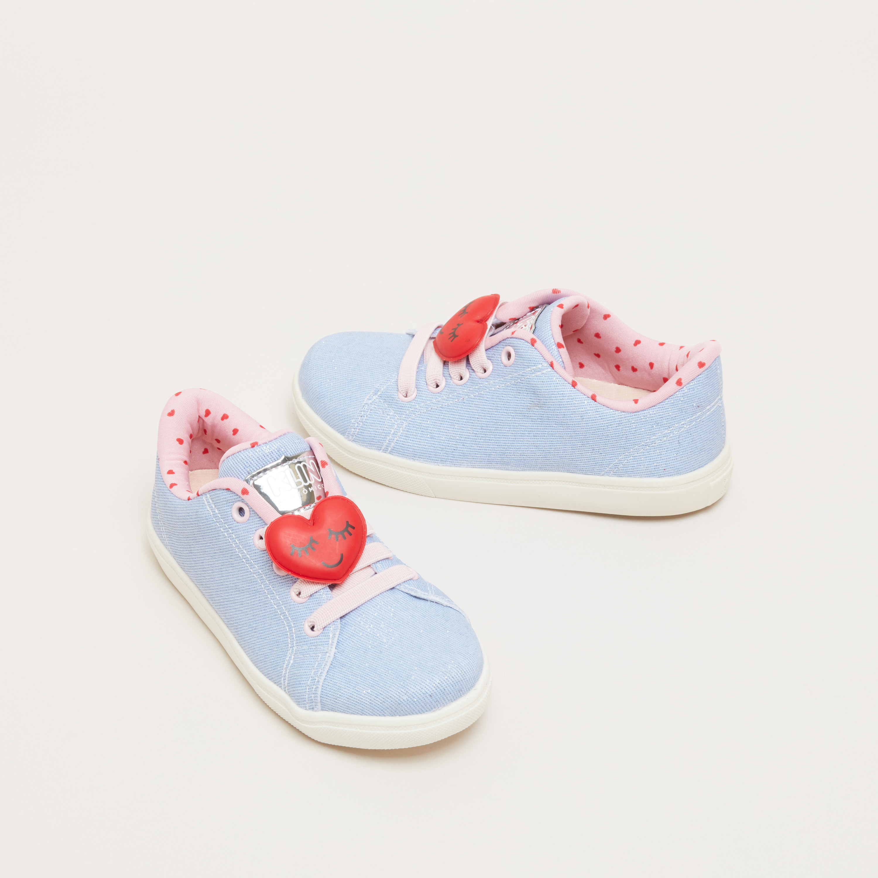 حذاء سنيكرز برباط وتزيينات قلب من كلين-girls-shoes-sneakers-image-5