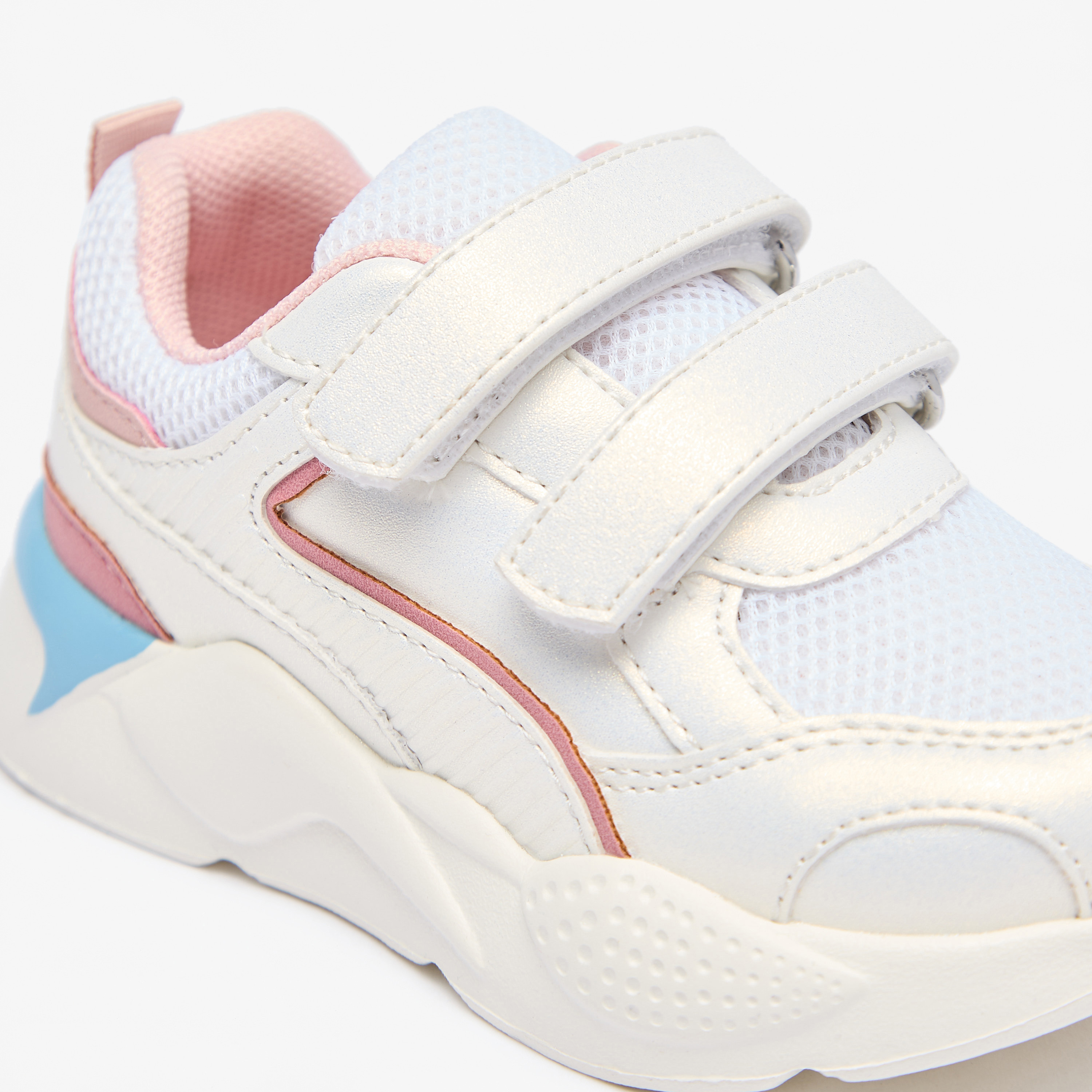 حذاء سنيكرز بطول الكاحل وشريط لاصق من بيرفيت-girls-shoes-sneakers-image-5