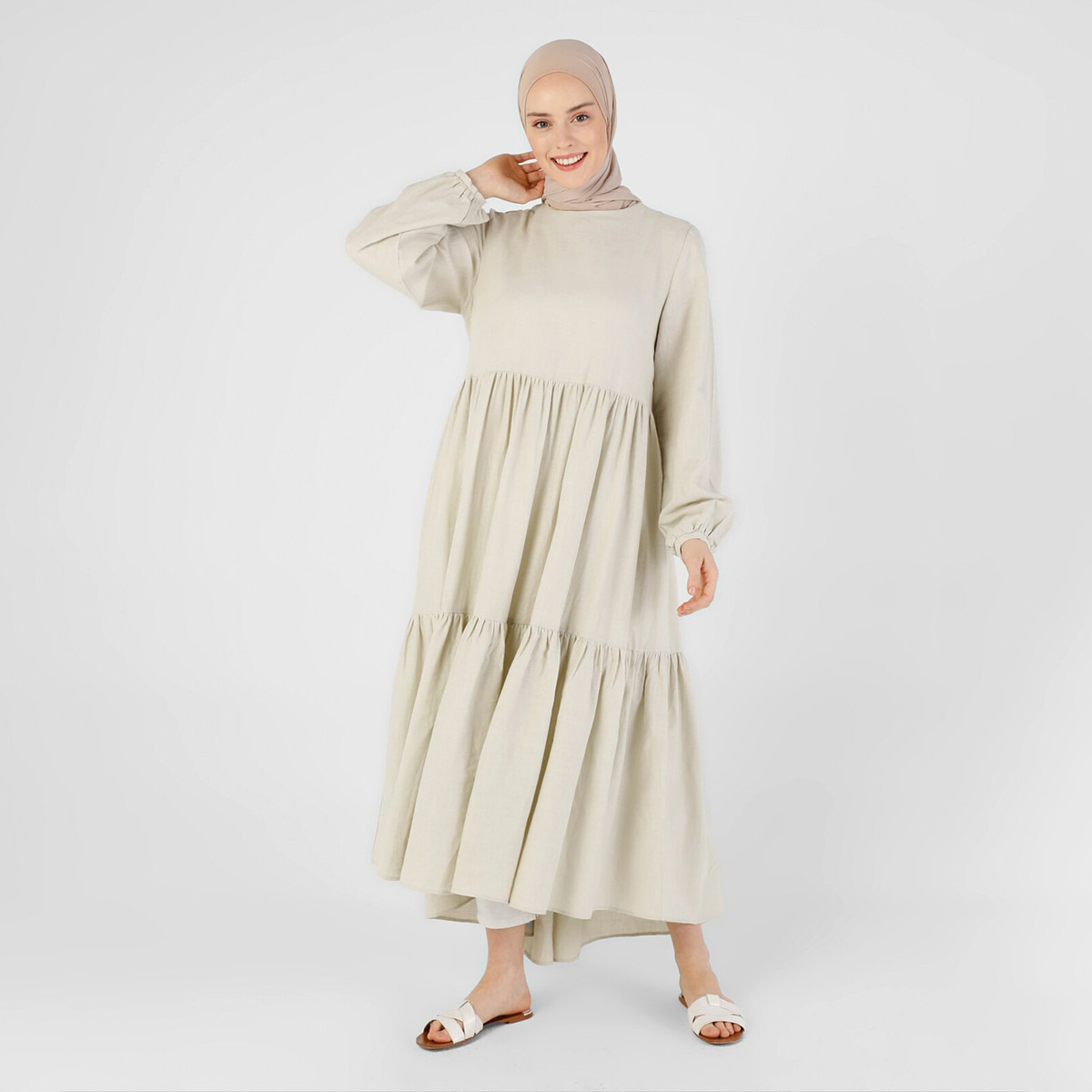  فستان ماكسي نسائي من مودانيسا بلون بيج سادة بسحاب خلفي وياقة عالية-women-clothing-dresses-image-1