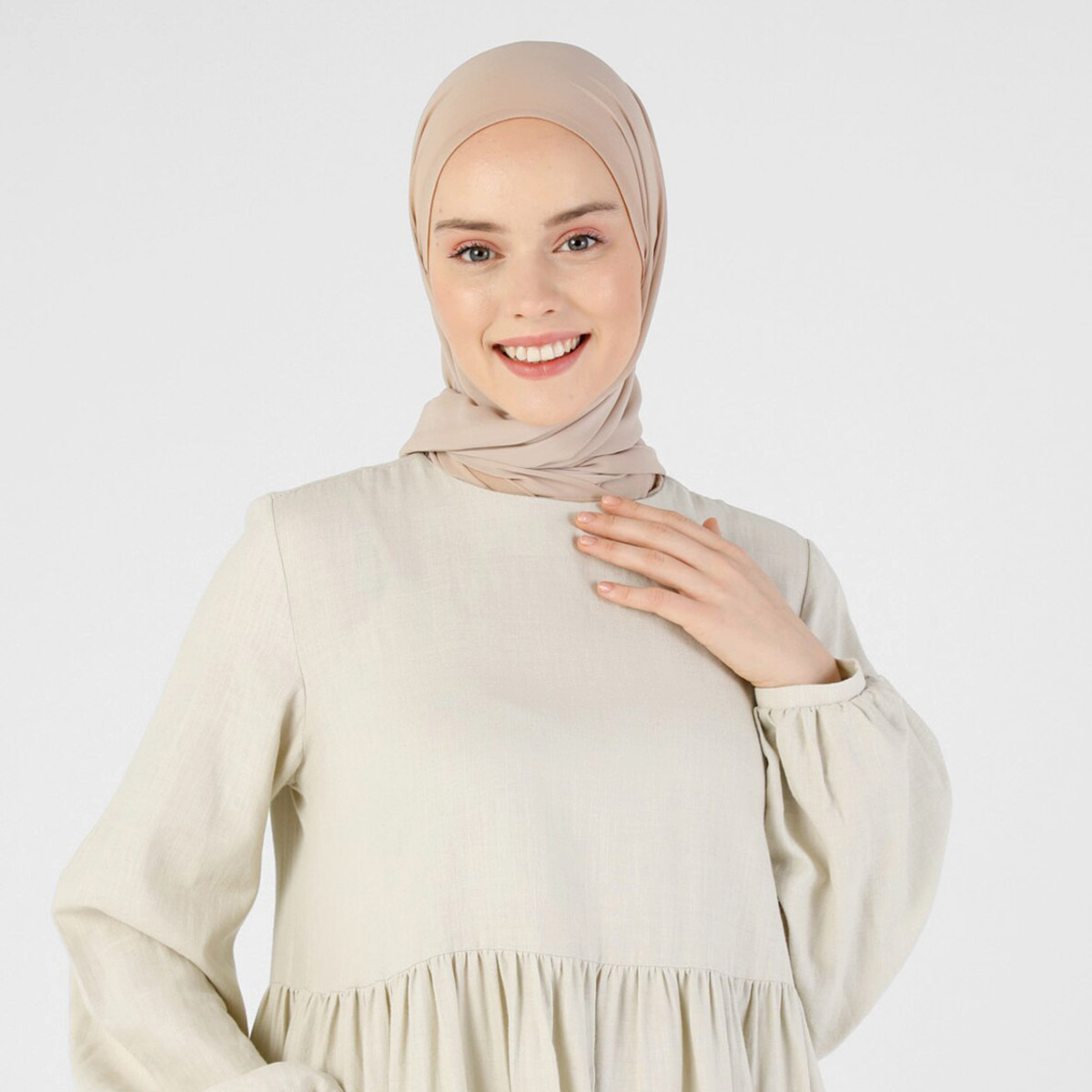  فستان ماكسي نسائي من مودانيسا بلون بيج سادة بسحاب خلفي وياقة عالية-women-clothing-dresses-image-11
