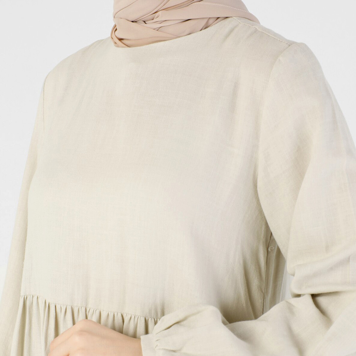  فستان ماكسي نسائي من مودانيسا بلون بيج سادة بسحاب خلفي وياقة عالية-women-clothing-dresses-image-3