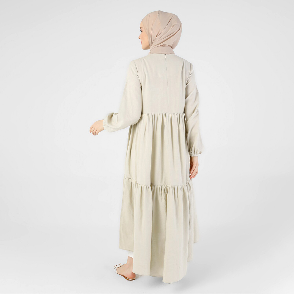  فستان ماكسي نسائي من مودانيسا بلون بيج سادة بسحاب خلفي وياقة عالية-women-clothing-dresses-image-4