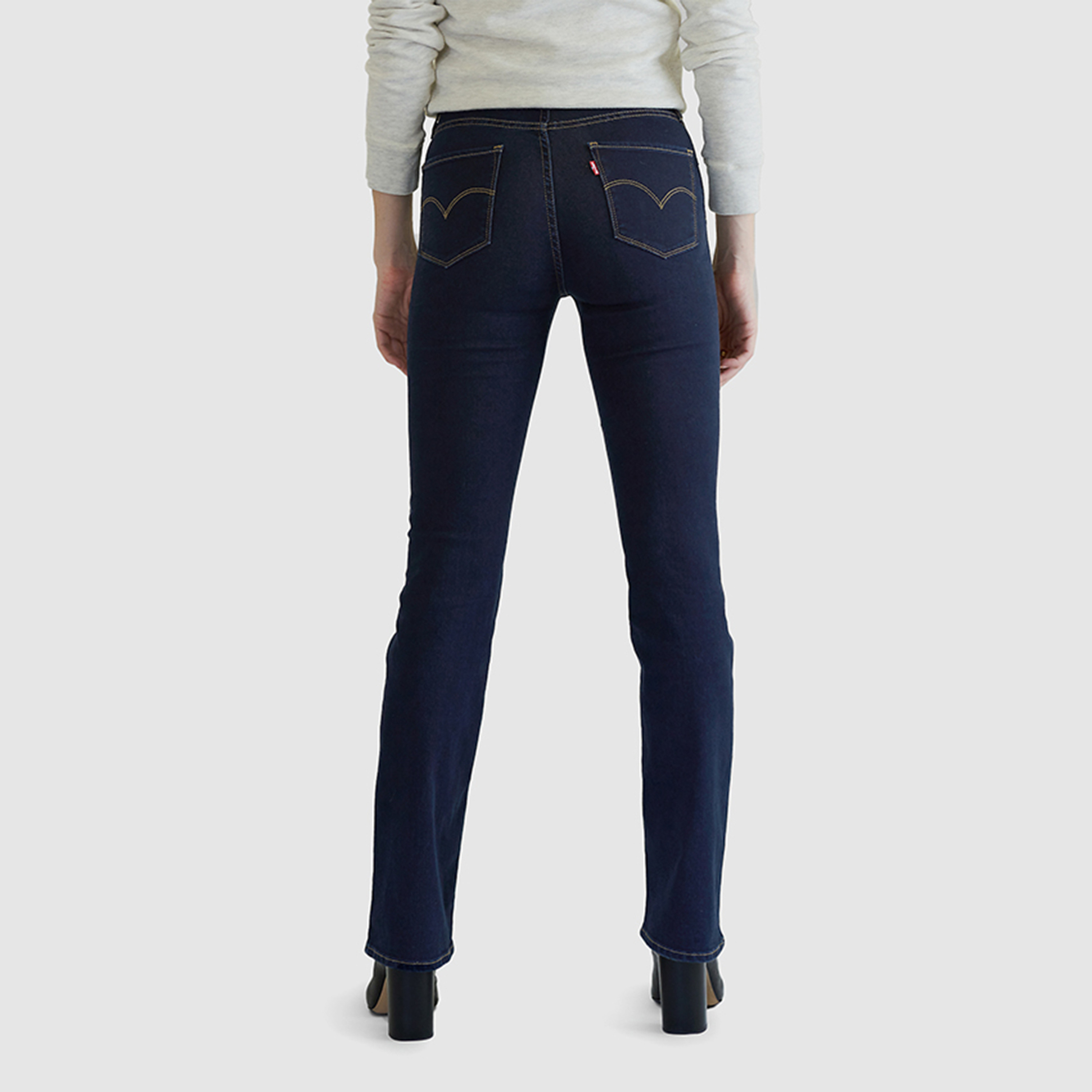 سروال جينز من ليفايس بقصة بوت كات للنساء باللون الأزرق وخمسة جيوب، مقاس 32-women-clothing-bottoms-jeans-image-2