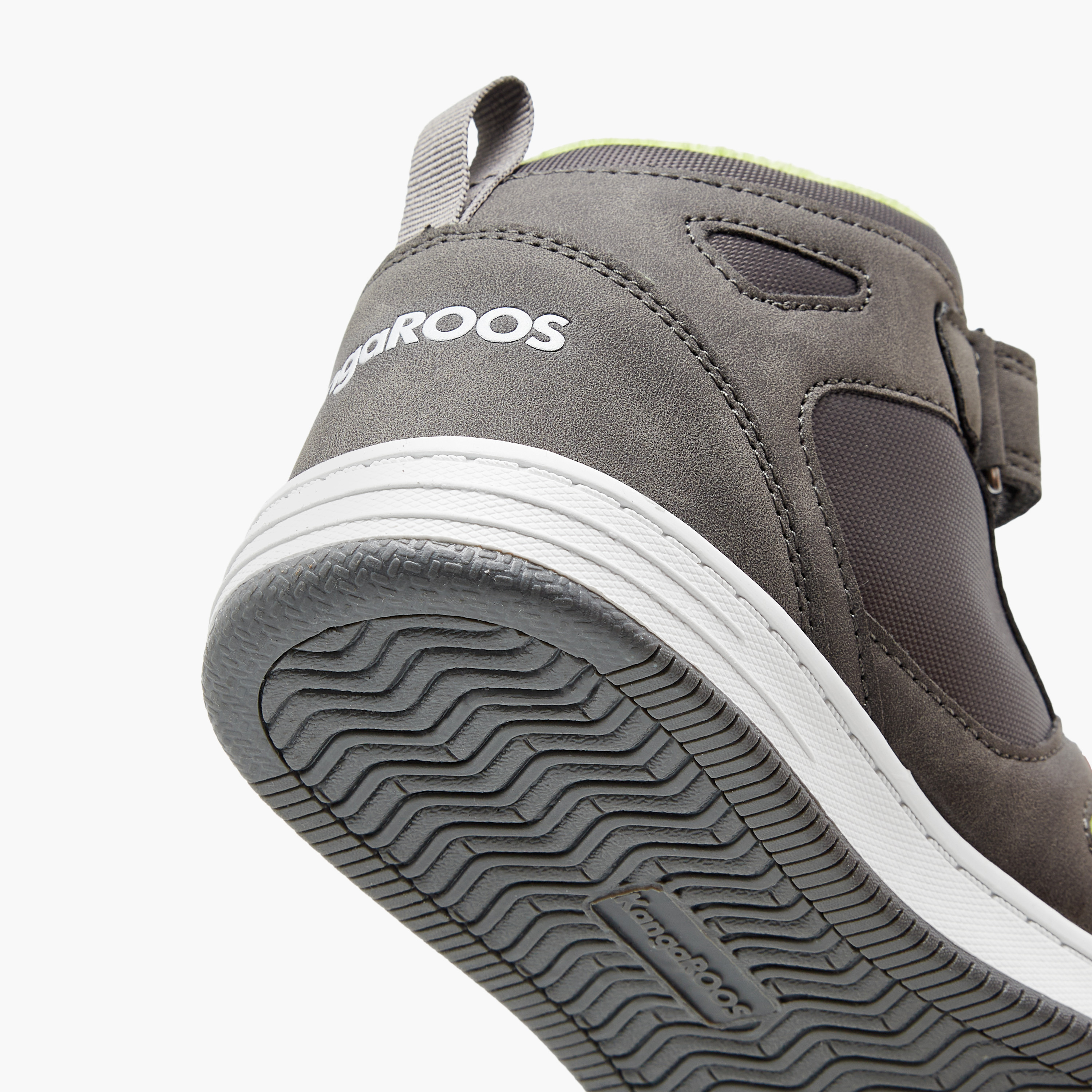 حذاء سنيكرز عالي بشريط إغلاق لاصق للأولاد من كانغاروز-boys-shoes-sneakers-image-15