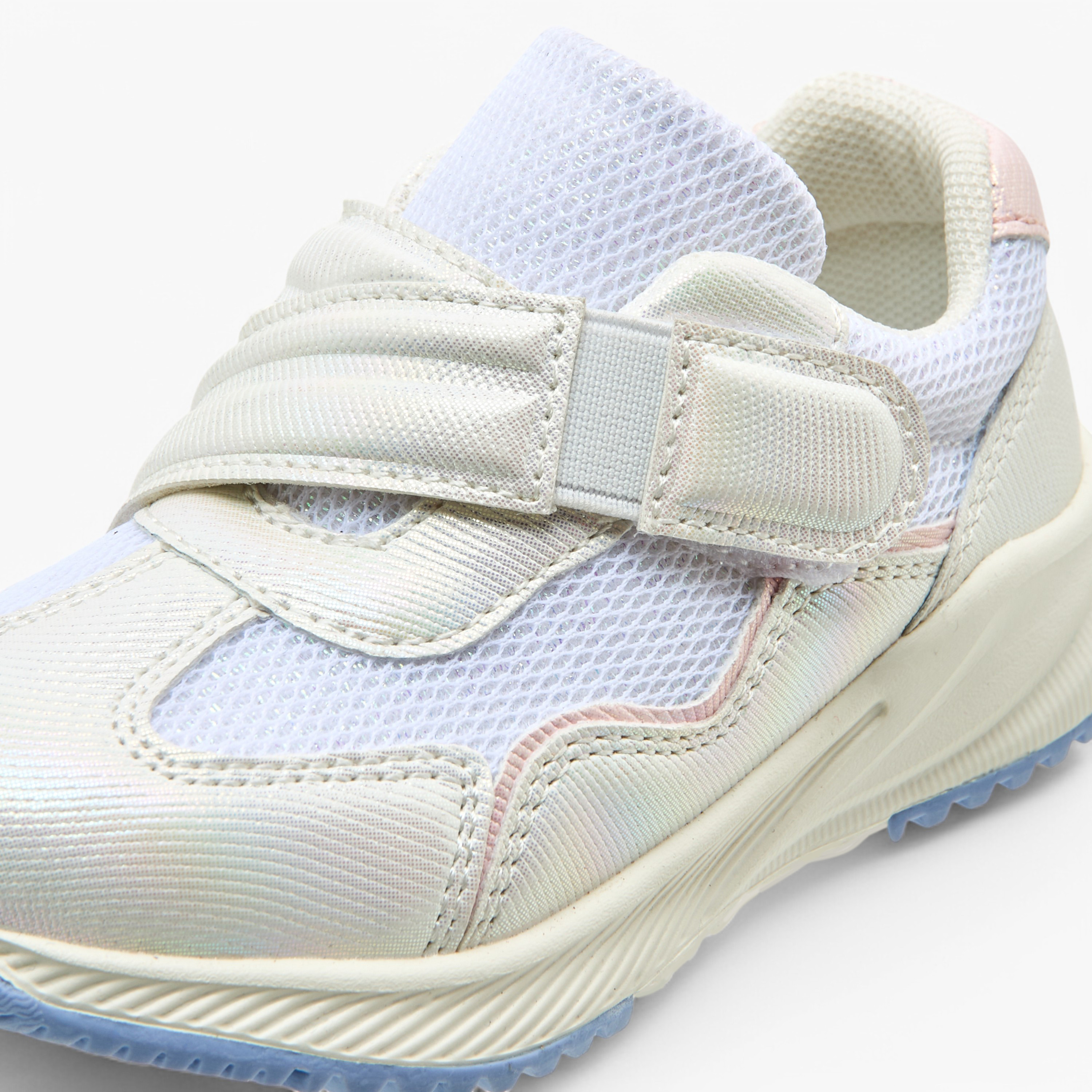 حذاء سنيكرز بألواح وشريط إغلاق من بيرفيت-girls-shoes-sneakers-image-4