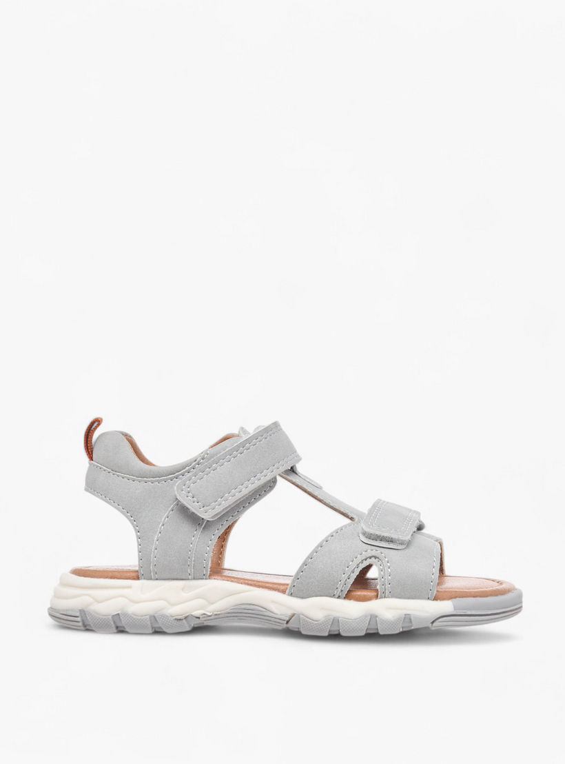 صندل خفيف بتفاصيل مغرّزة وشريط إغلاق لاصق للأولاد من كابا-boys-shoes-sandals-image-2
