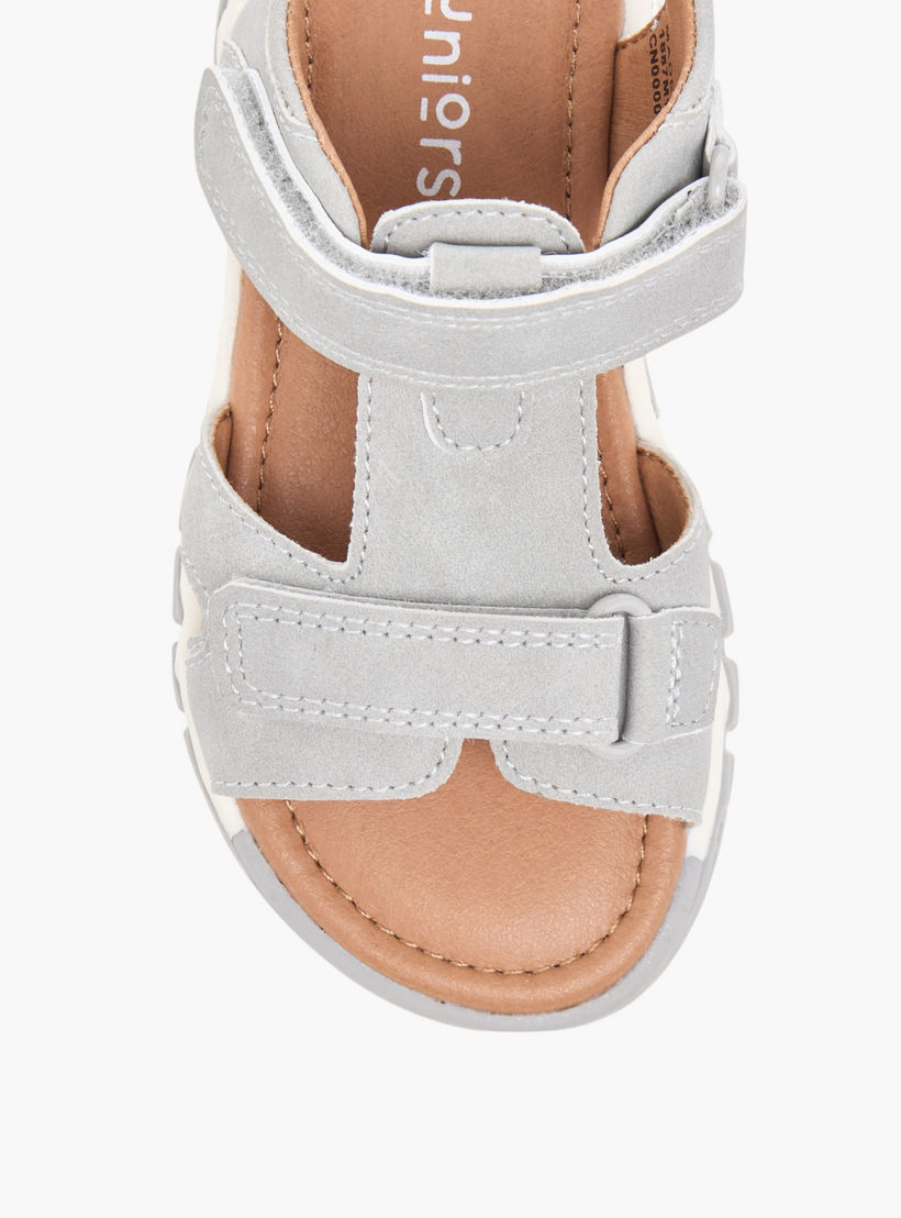 صندل خفيف بتفاصيل مغرّزة وشريط إغلاق لاصق للأولاد من كابا-boys-shoes-sandals-image-3