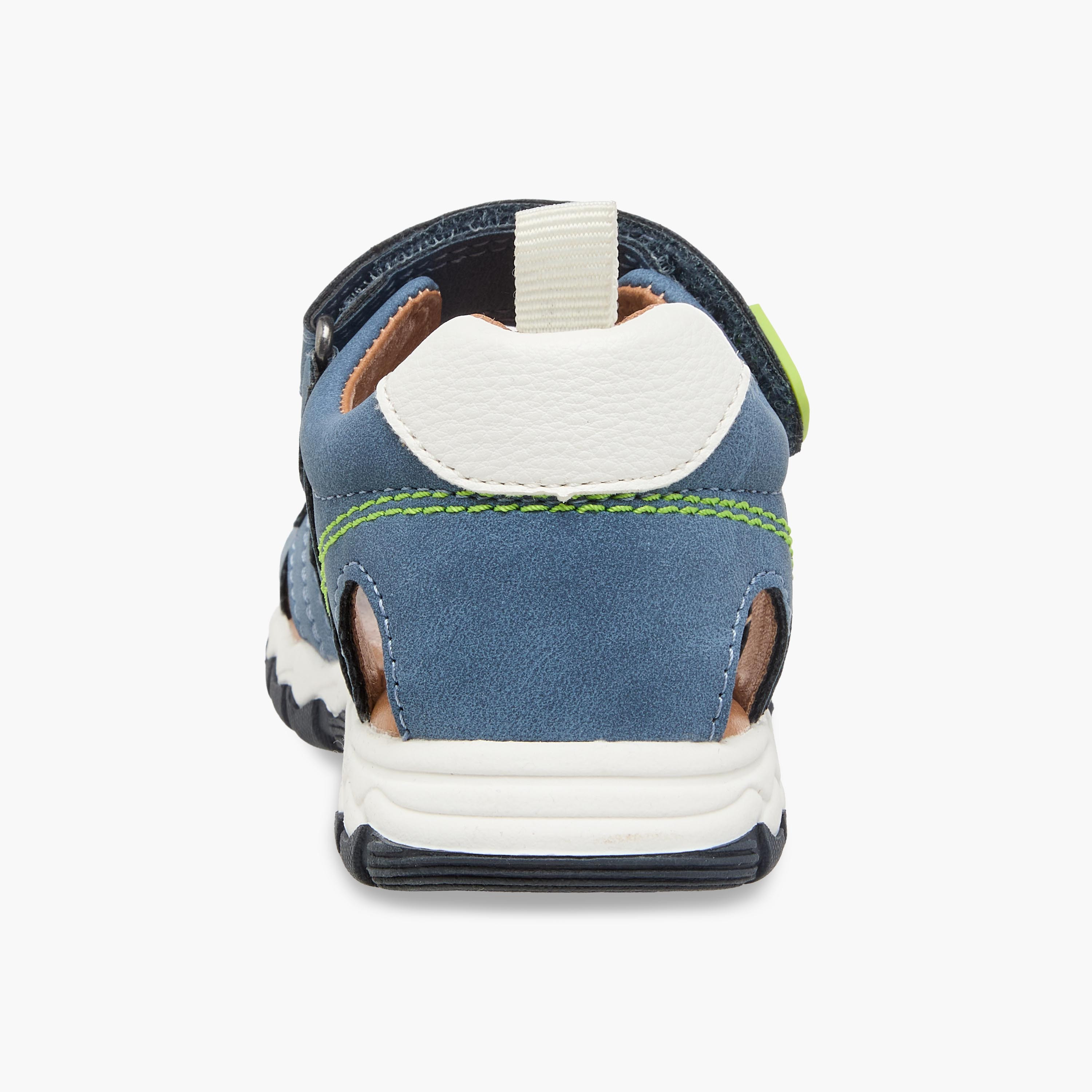 صندل بمقدمة مفتوحة وشريط إغلاق لاصق للأولاد من جونيورز-boys-shoes-sandals-image-4