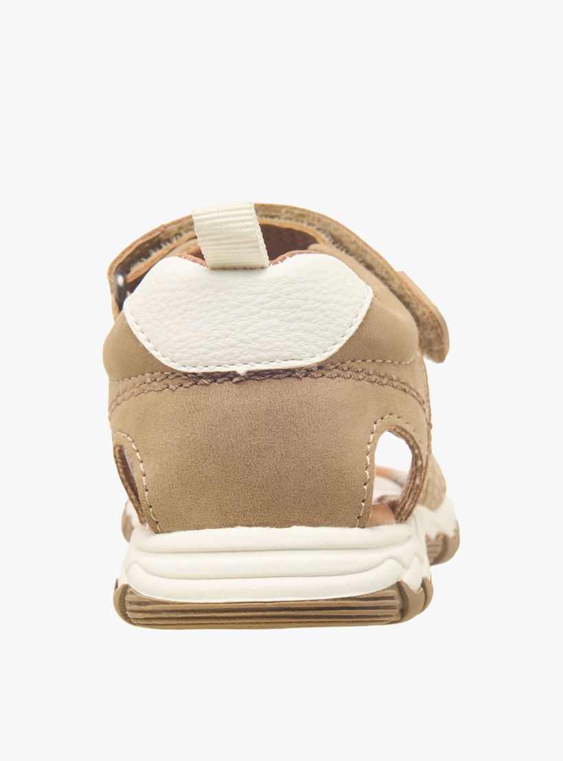 صندل بمقدمة مفتوحة وشريط إغلاق لاصق للأولاد من جونيورز-boys-shoes-sandals-image-4