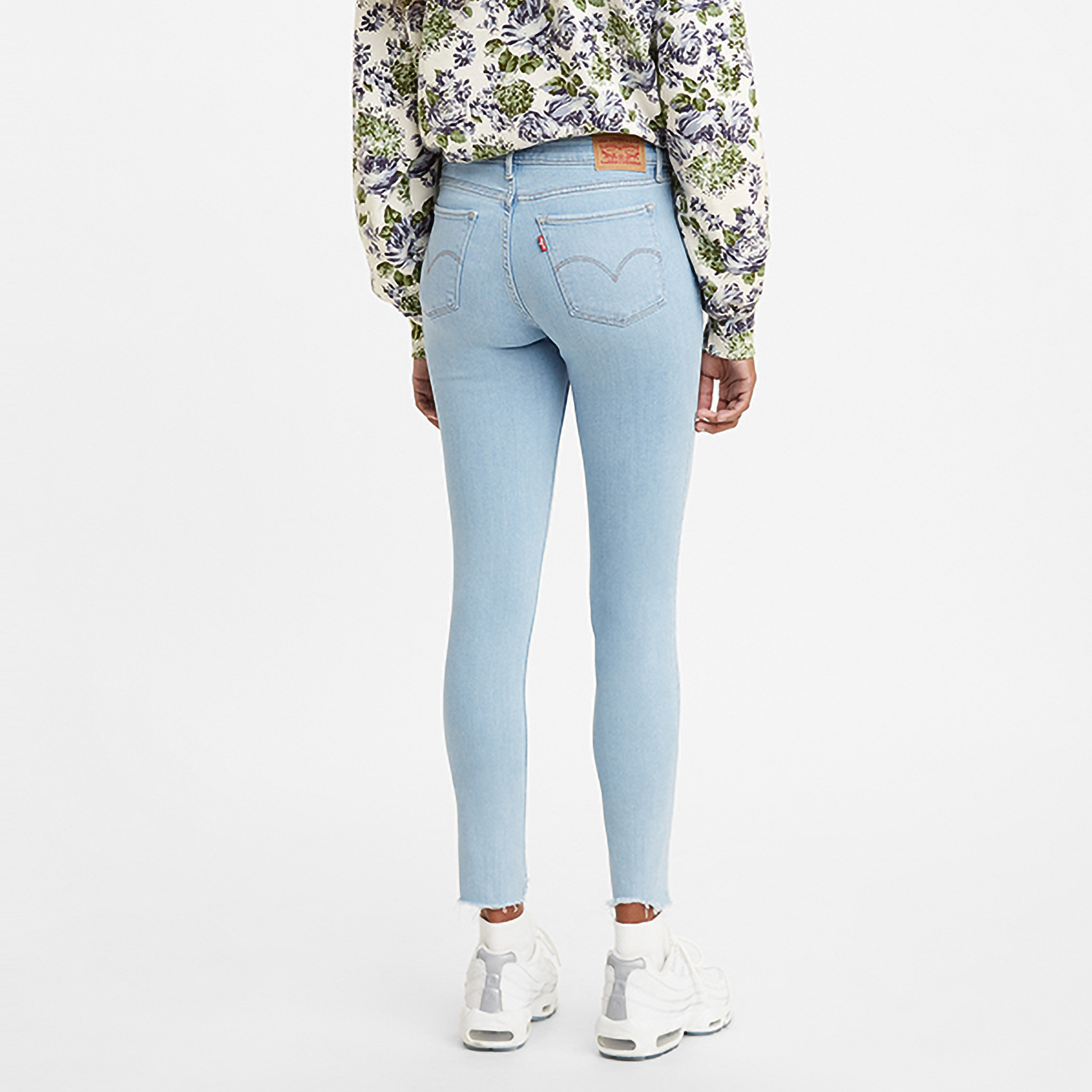 بنطال جينز من ليفايز بلون ازرق ذو اسكيني فت وجيب متوسط الارتفاع-women-clothing-bottoms-jeans-image-2