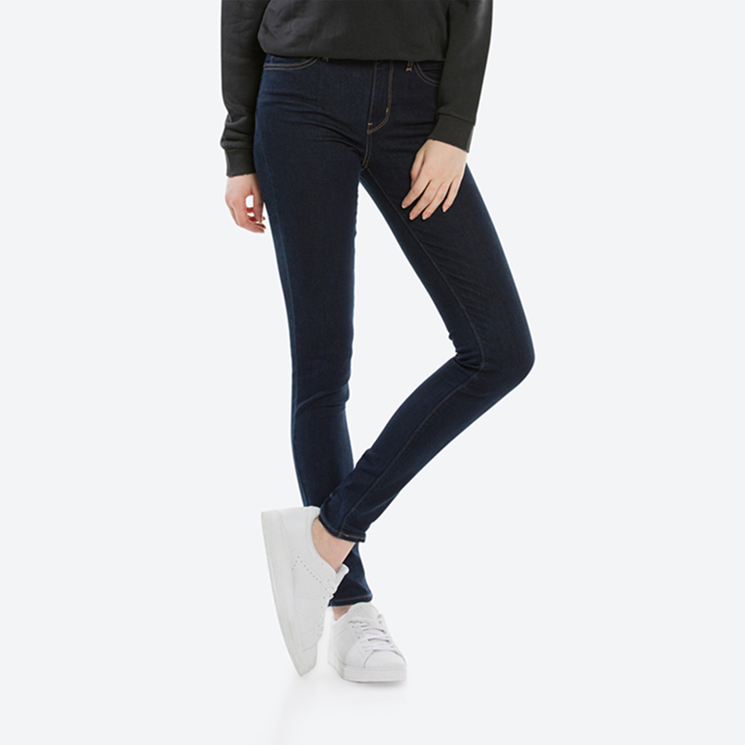  جينز نسائي 721 بقصة ضيقة بخمسة جيوب باللون الأزرق الداكن من ليفايس-women-clothing-bottoms-jeans-image-5