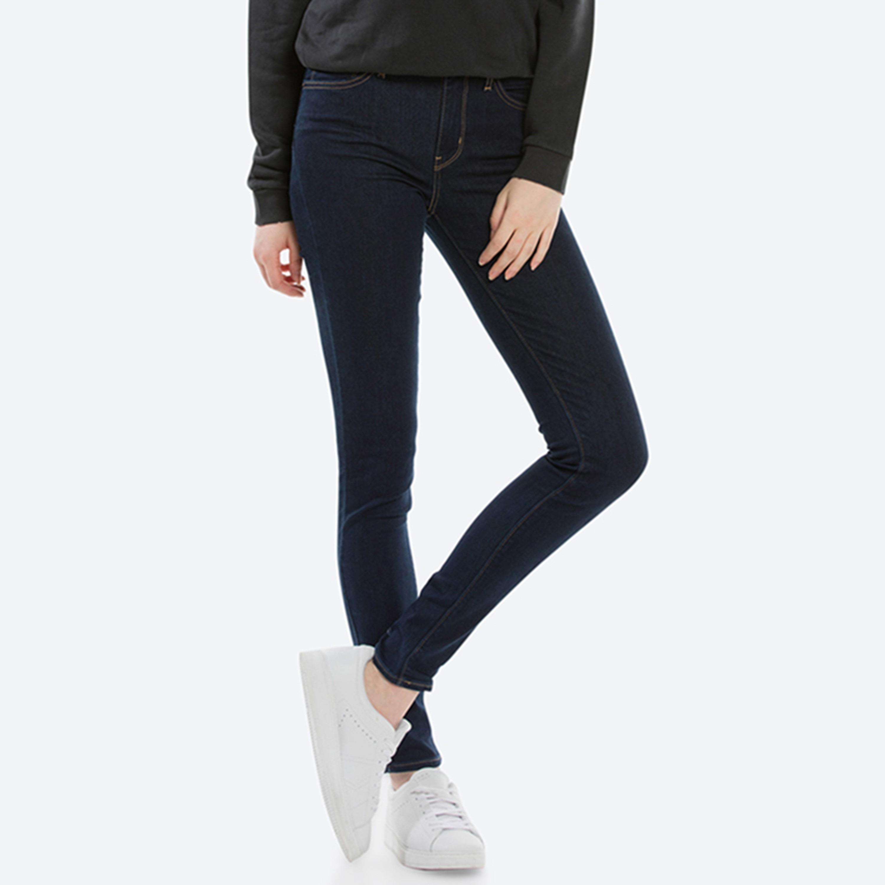  جينز نسائي 721 بقصة ضيقة بخمسة جيوب باللون الأزرق الداكن من ليفايس-women-clothing-bottoms-jeans-image-1