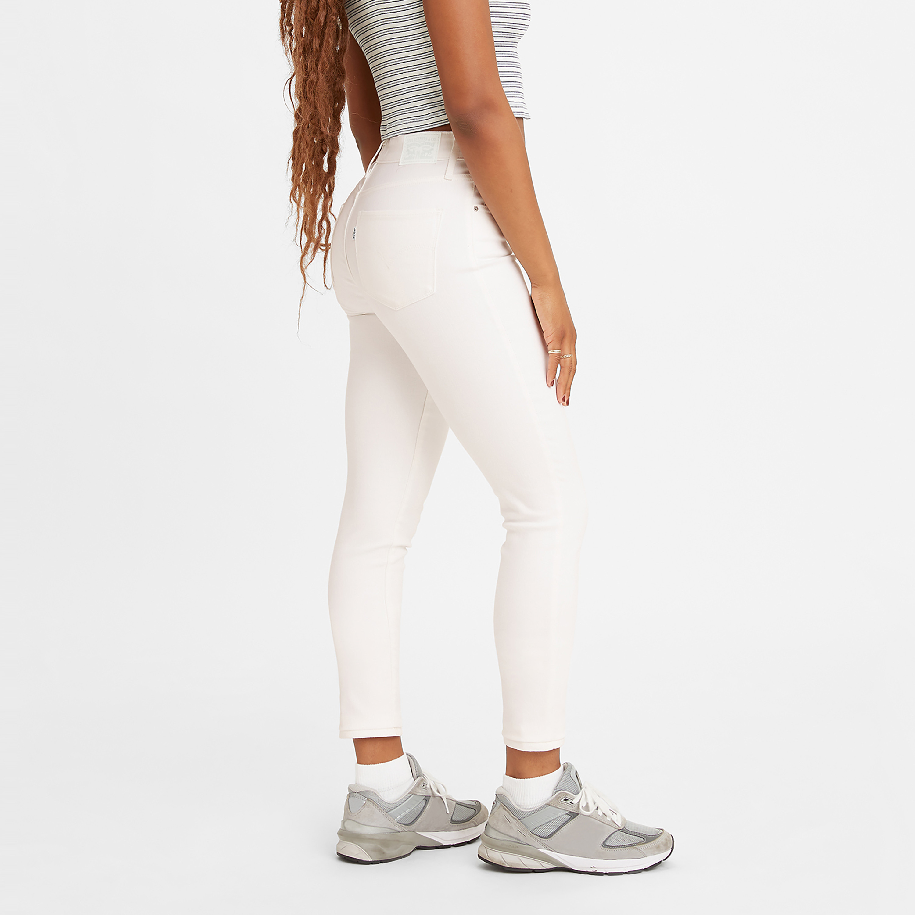  جينز نسائي 721 بقصة ضيقة أبيض بخمسة جيوب من ليفايس-women-clothing-bottoms-jeans-image-2
