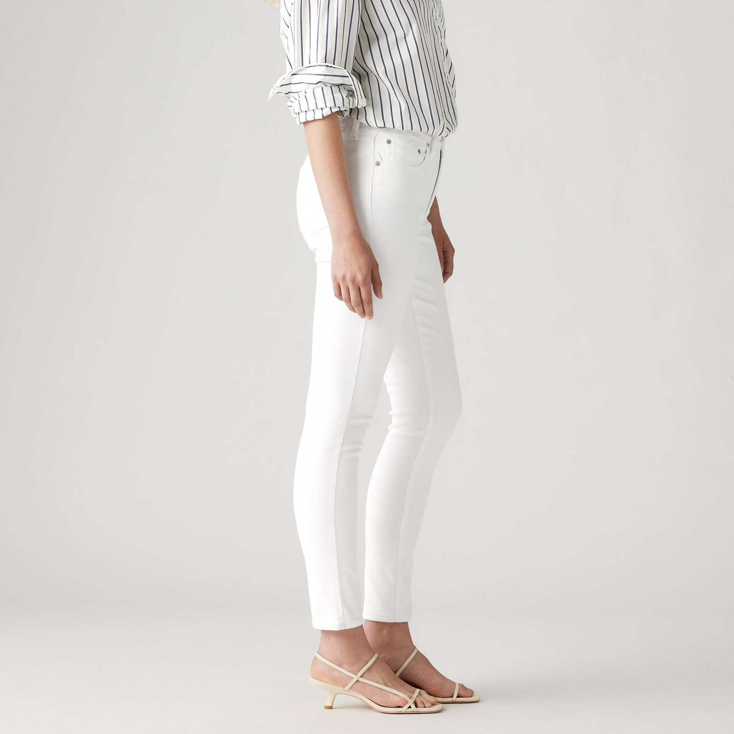  جينز نسائي 721 بقصة ضيقة أبيض بخمسة جيوب من ليفايس-women-clothing-bottoms-jeans-image-3