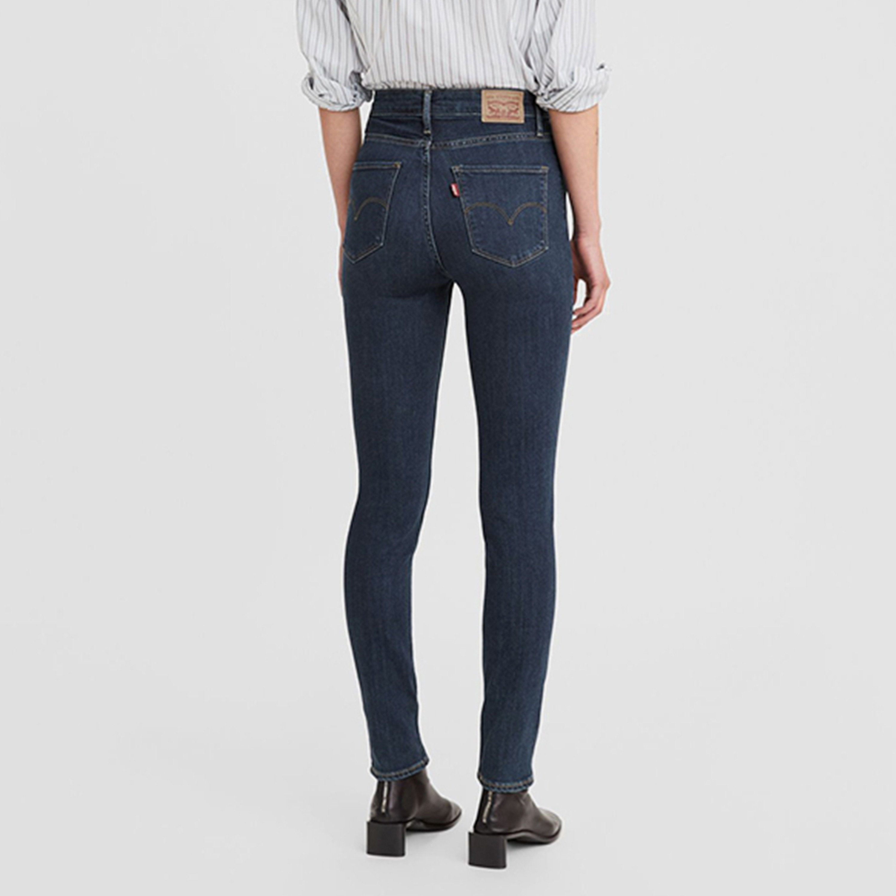 بنطلون جينز نسائي ضيق أزرق بخمسة جيوب، مقاس 30 من ليفايس-women-clothing-bottoms-jeans-image-4