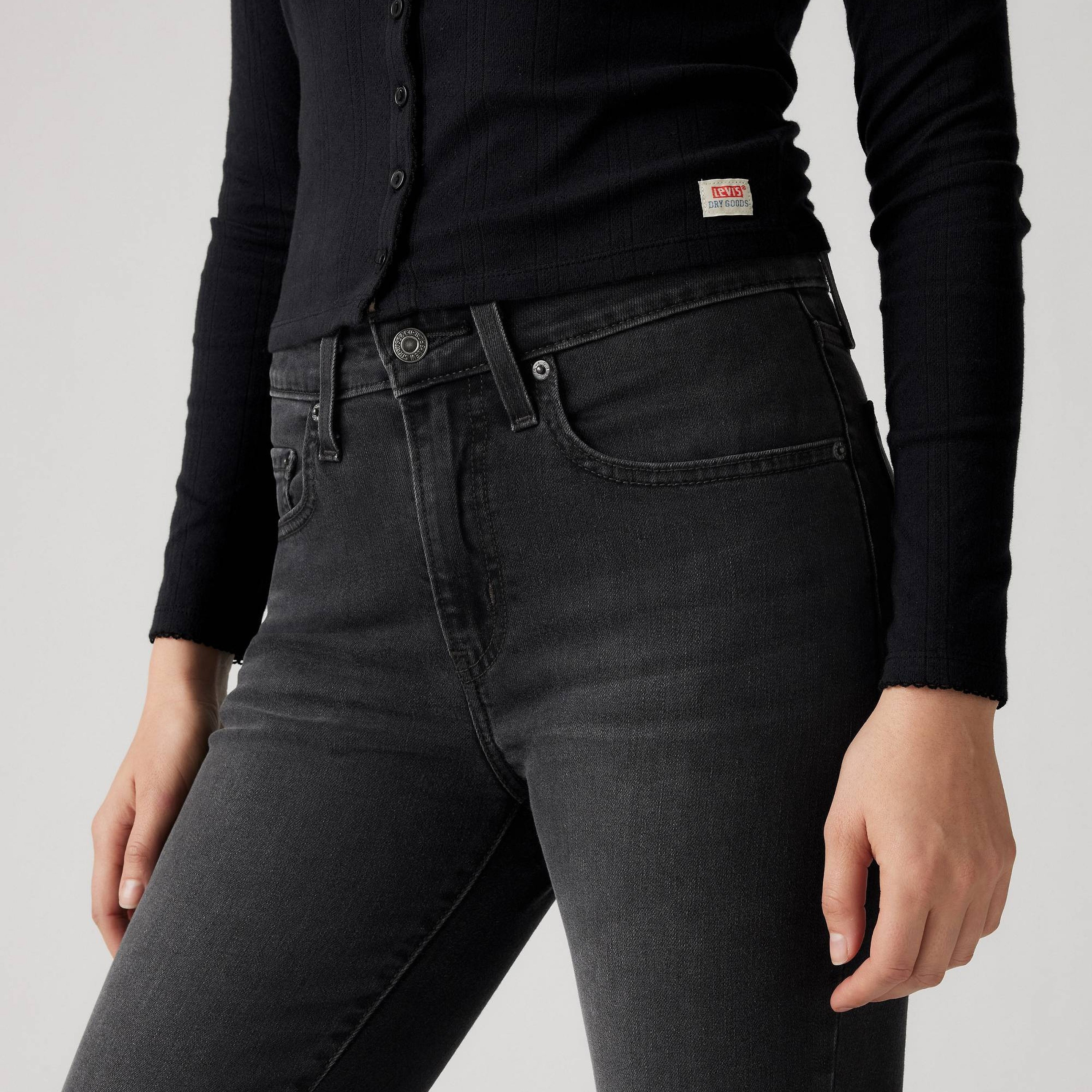  جينز نسائي 721 بقصة ضيقة أسود بخمسة جيوب من ليفايس-women-clothing-bottoms-jeans-image-3