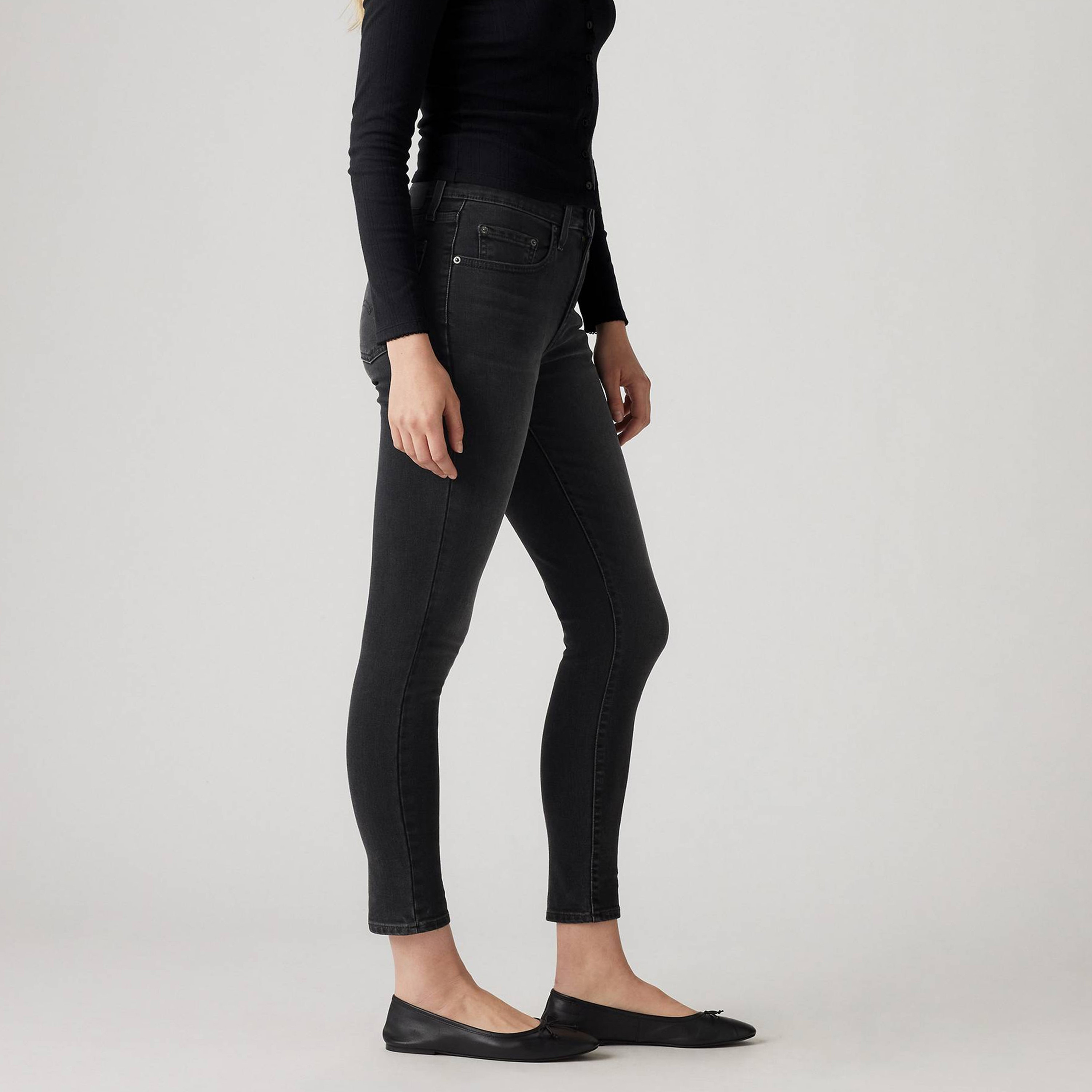  جينز نسائي 721 بقصة ضيقة أسود بخمسة جيوب من ليفايس-women-clothing-bottoms-jeans-image-4