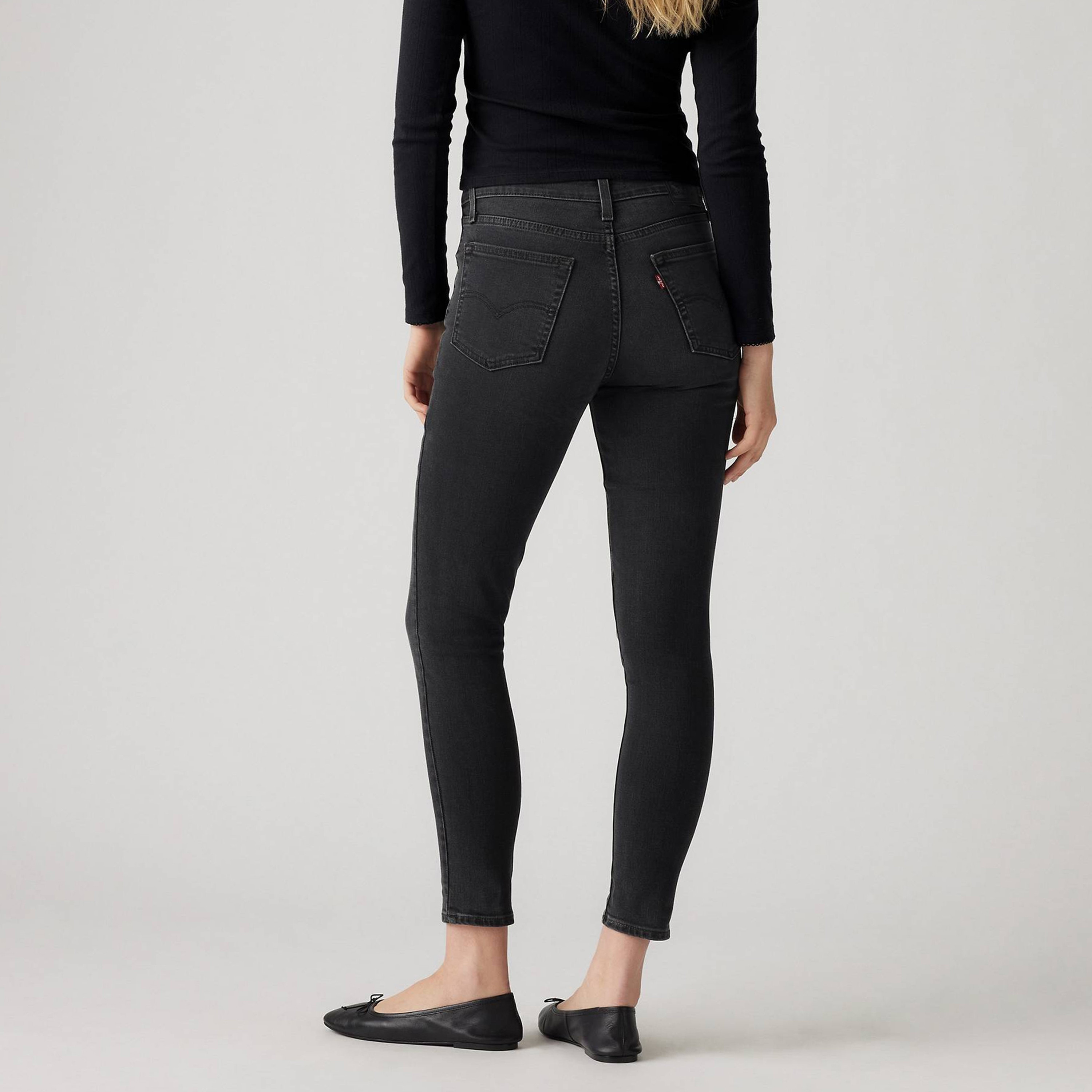  جينز نسائي 721 بقصة ضيقة أسود بخمسة جيوب من ليفايس-women-clothing-bottoms-jeans-image-5