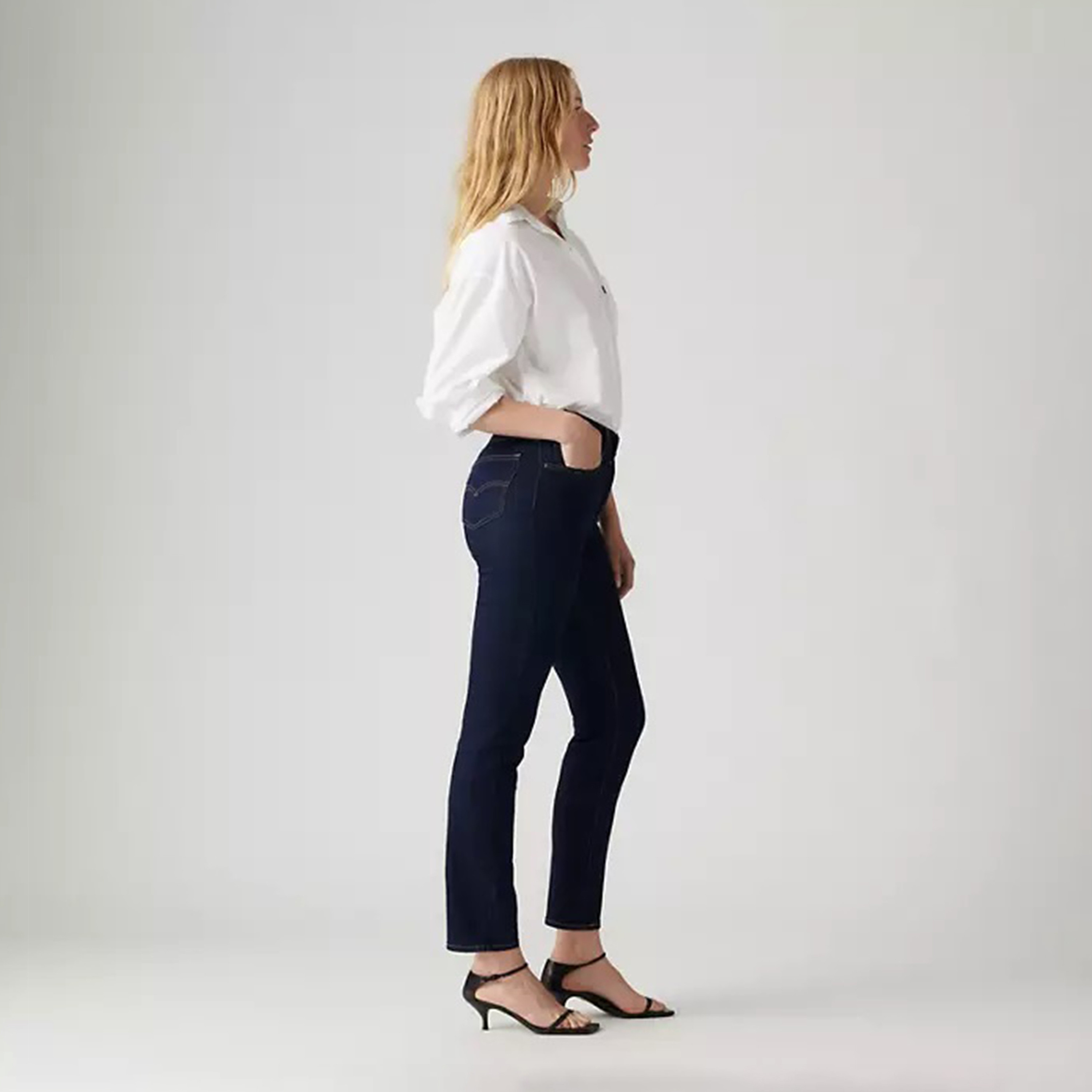 بنطلون جينز نسائي من Levi's 724 عالي الارتفاع باللون الأزرق الداكن درزة داخلية 30-women-clothing-bottoms-jeans-image-2