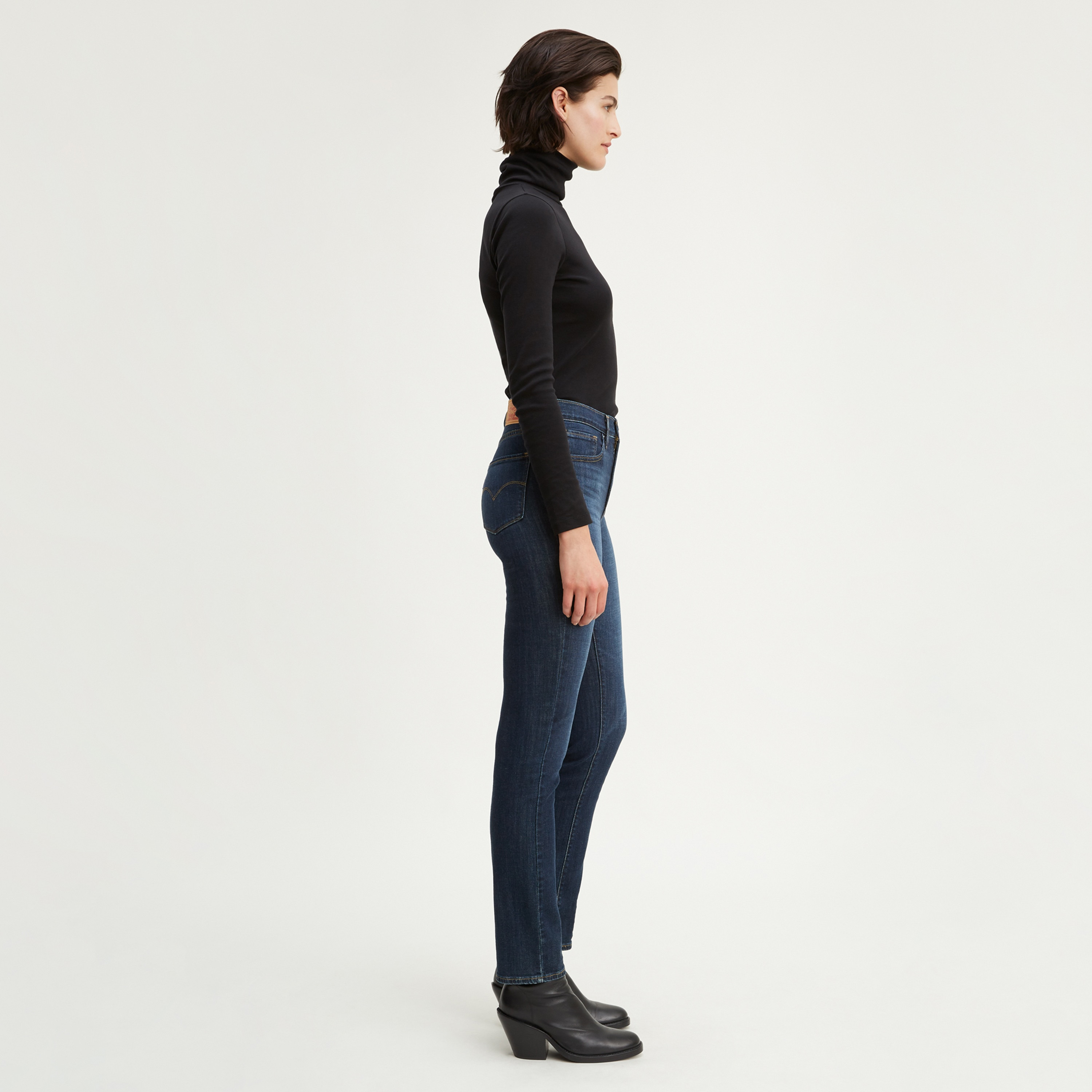 بنطال جينز Levi's 724 ذو قصة مستقيمة باللون الأزرق و5 جيوب للنساء، درزة داخلية 28-women-clothing-bottoms-jeans-image-3