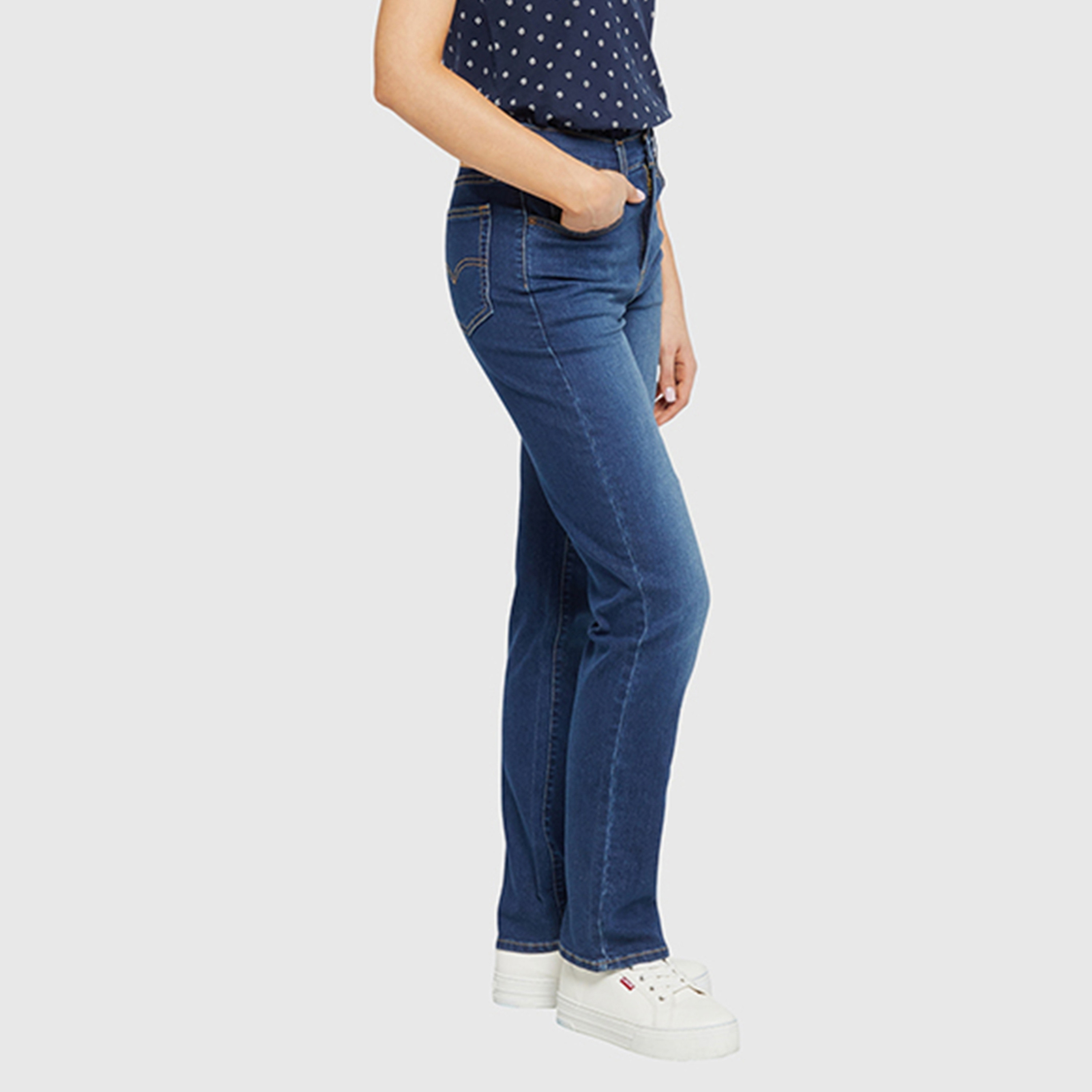 بنطلون جينز نسائي 724 بقصة مستقيمة وخمسة جيوب باللون الأزرق، مقاس 30 من ليفايس-women-clothing-bottoms-jeans-image-3