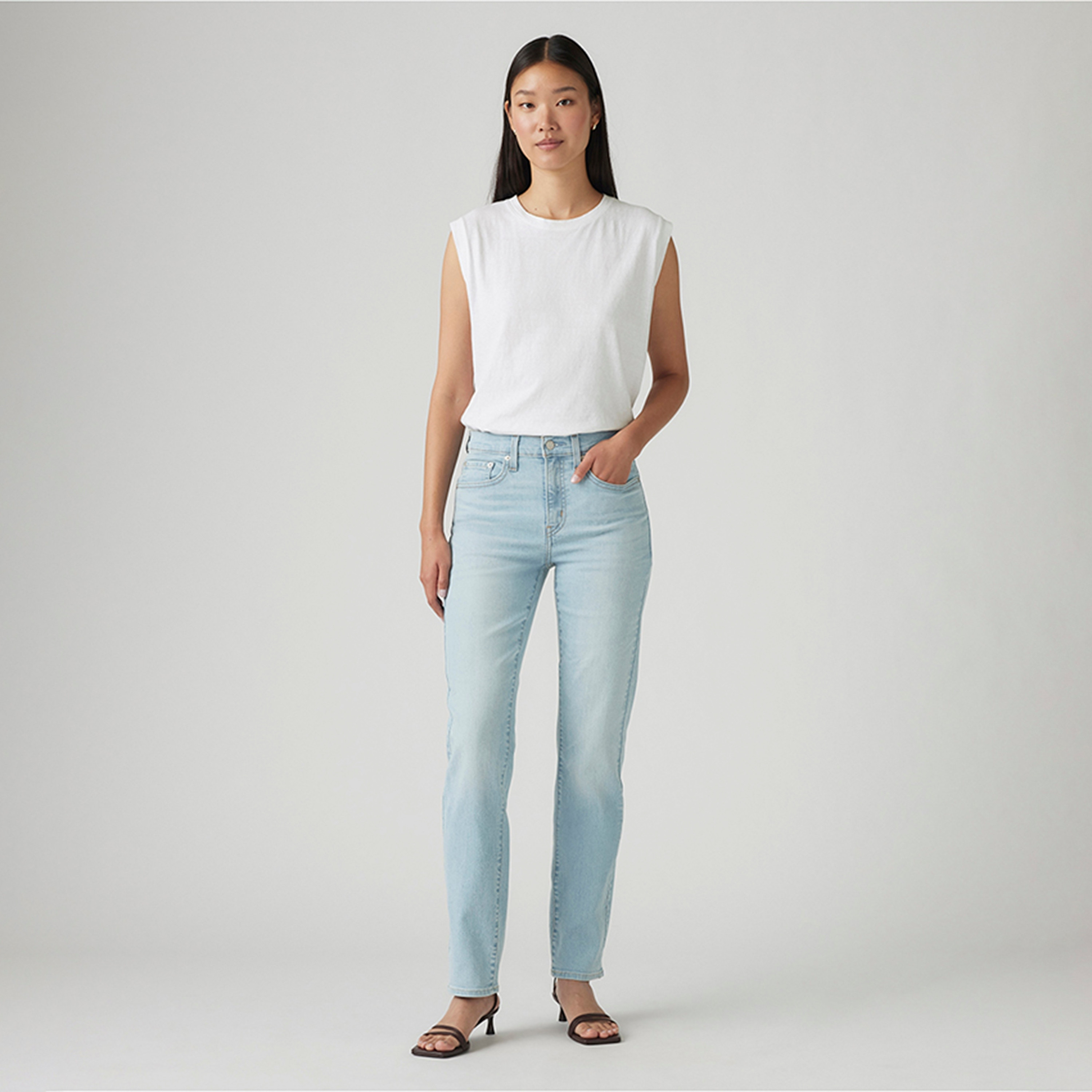 بنطلون جينز نسائي 724 بقصة مستقيمة وخمسة جيوب باللون الأزرق، مقاس 30 من ليفايس-women-clothing-bottoms-jeans-image-2
