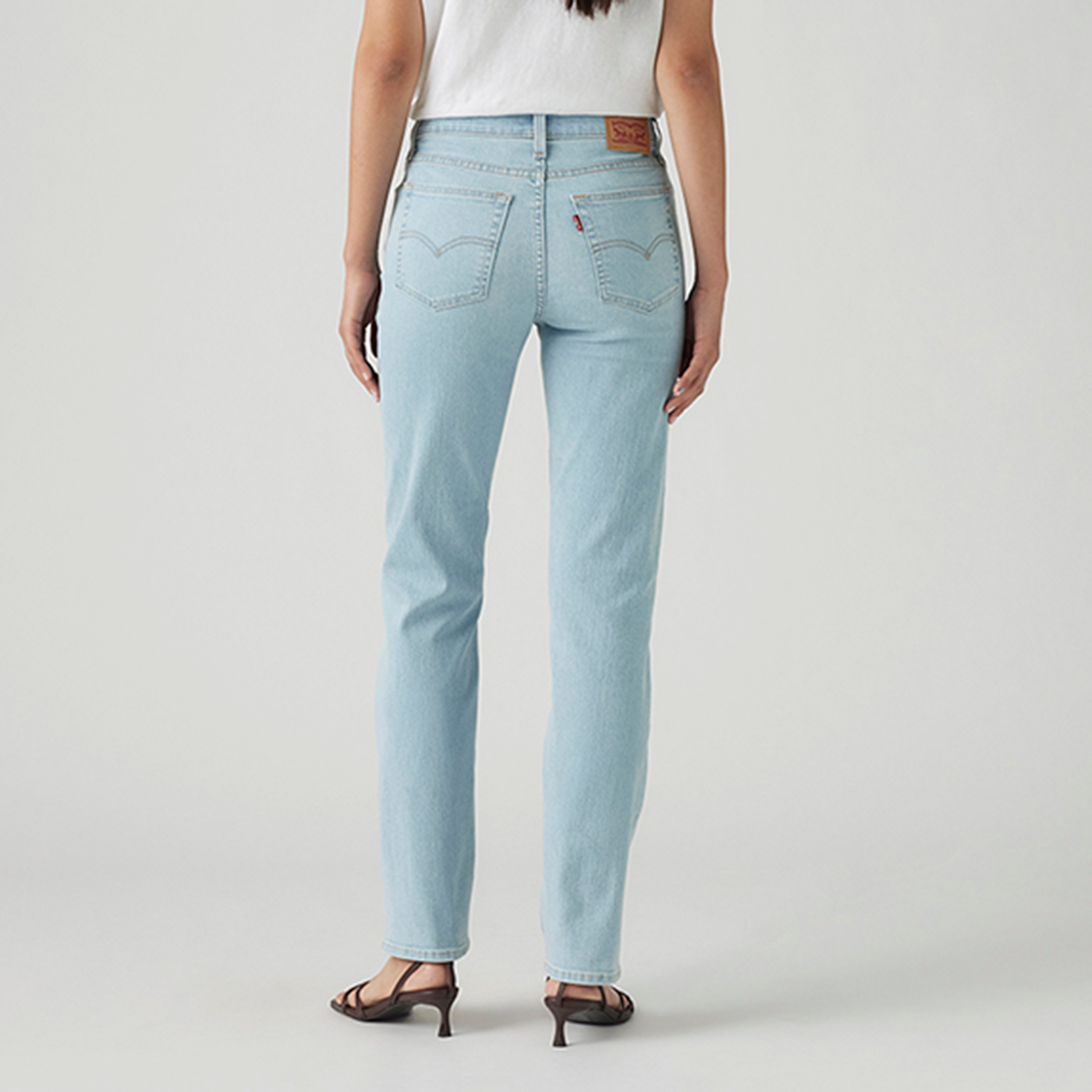 بنطلون جينز نسائي 724 بقصة مستقيمة وخمسة جيوب باللون الأزرق، مقاس 30 من ليفايس-women-clothing-bottoms-jeans-image-4