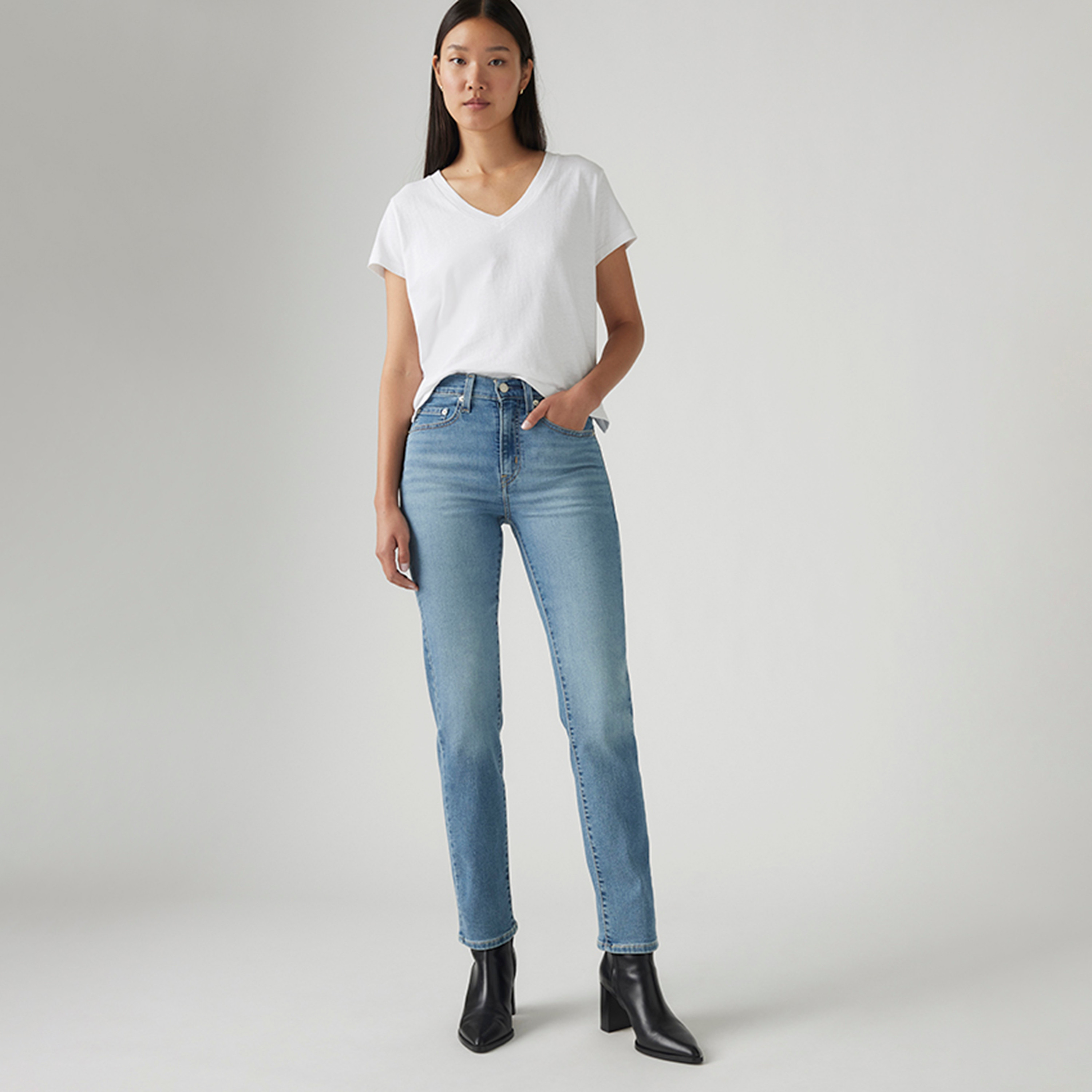 بنطلون جينز نسائي 724 بقصة مستقيمة وخمسة جيوب باللون الأزرق، مقاس 30 من ليفايس-women-clothing-bottoms-jeans-image-2