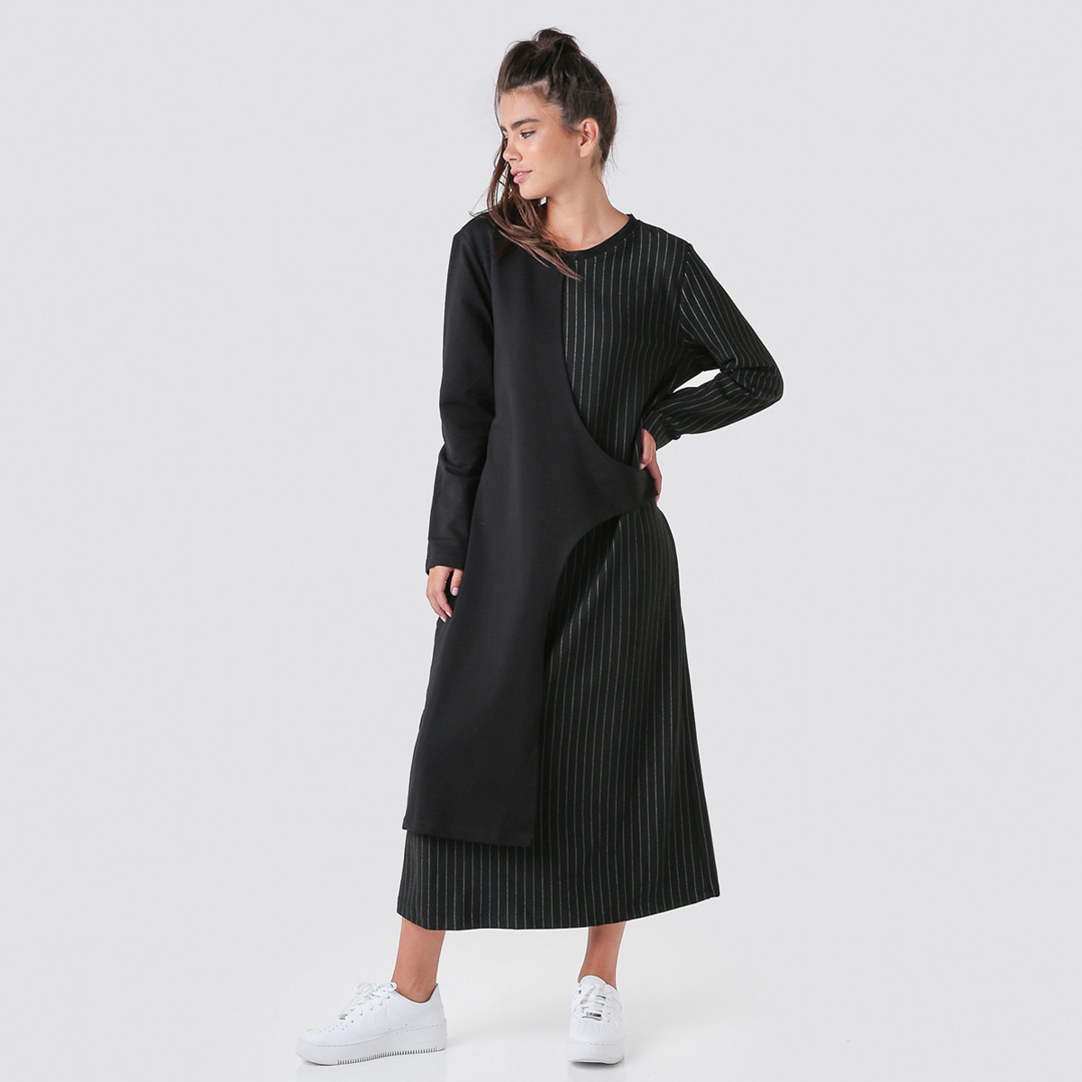 فستان مخطّط بياقة مستديرة واكمام طويلة من أنوتاه-women-clothing-dresses-image-1