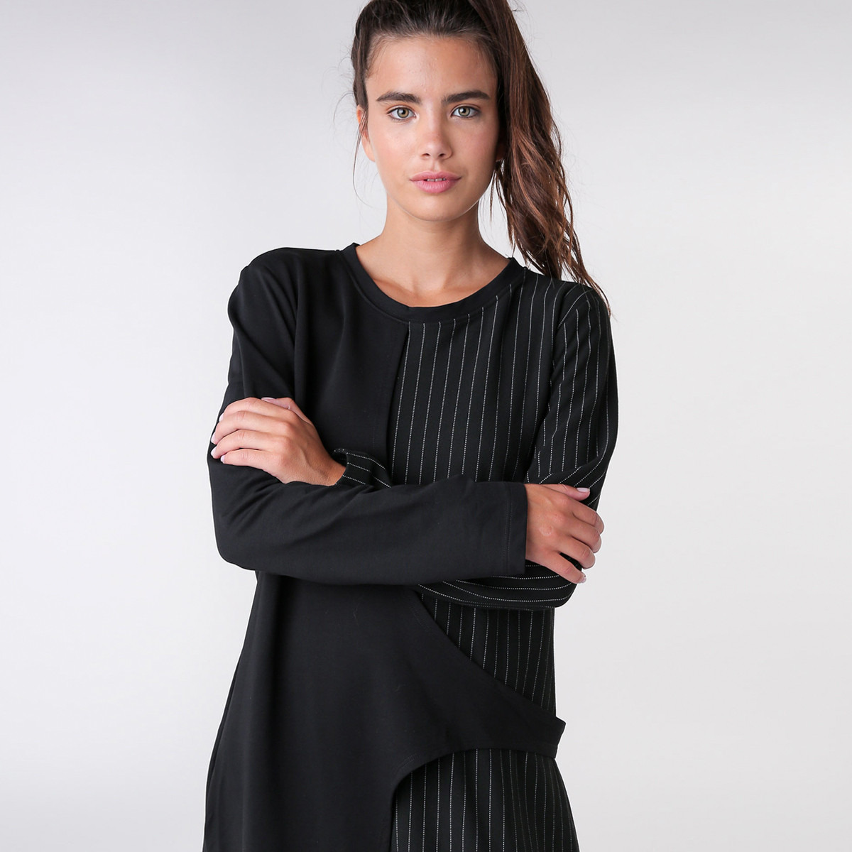 فستان مخطّط بياقة مستديرة واكمام طويلة من أنوتاه-women-clothing-dresses-image-4
