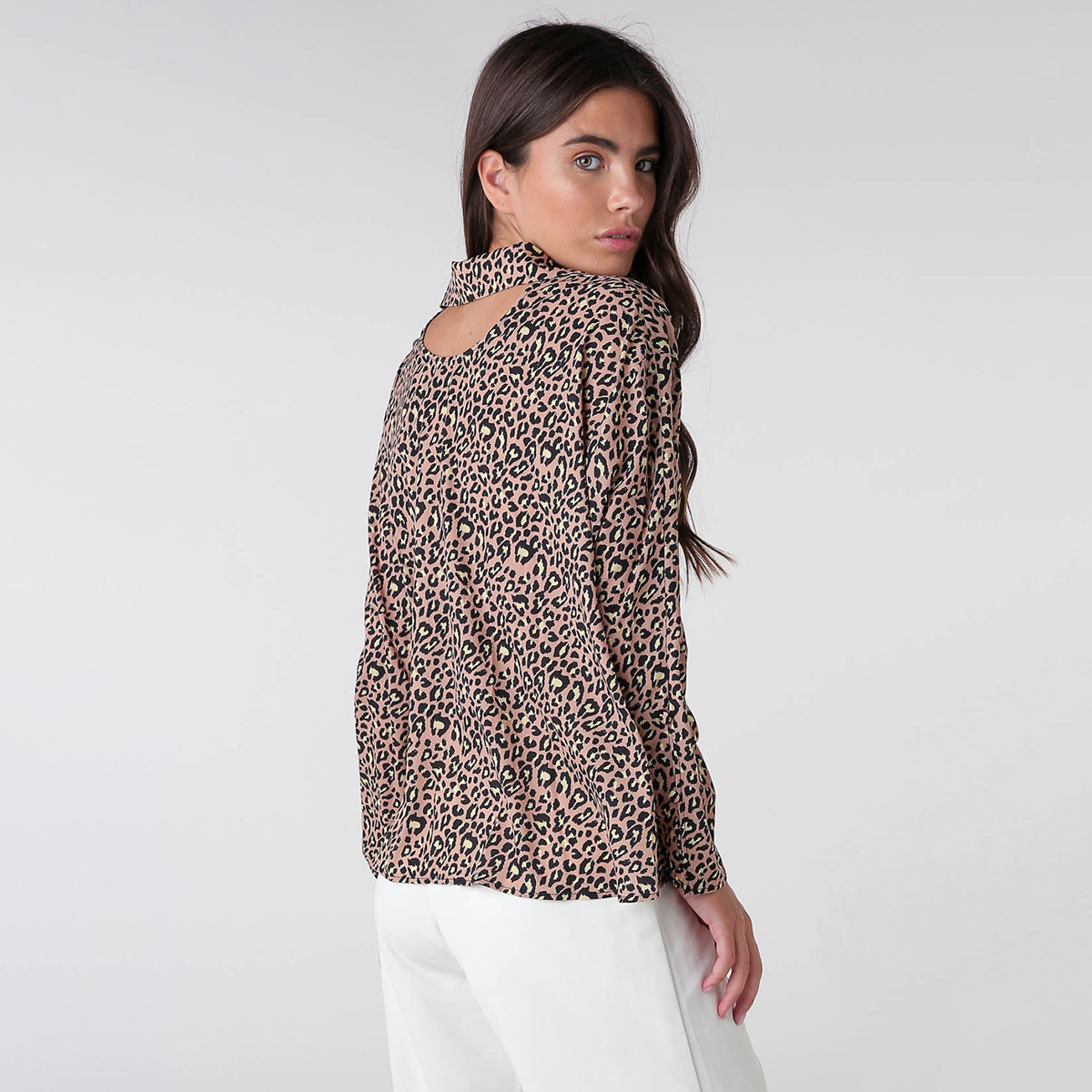 بلوزة بياقة عادية وأكمام طويلة وطبعات حيوانات وكشكش على الخصر من أنوتاه-women-clothing-shirtsandblouses-blouses-image-4