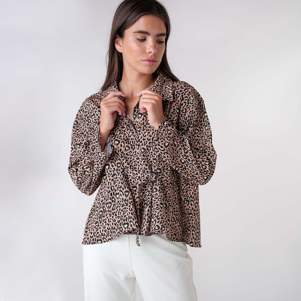 بلوزة بياقة عادية وأكمام طويلة وطبعات حيوانات وكشكش على الخصر من أنوتاه-women-clothing-shirtsandblouses-blouses-image-5