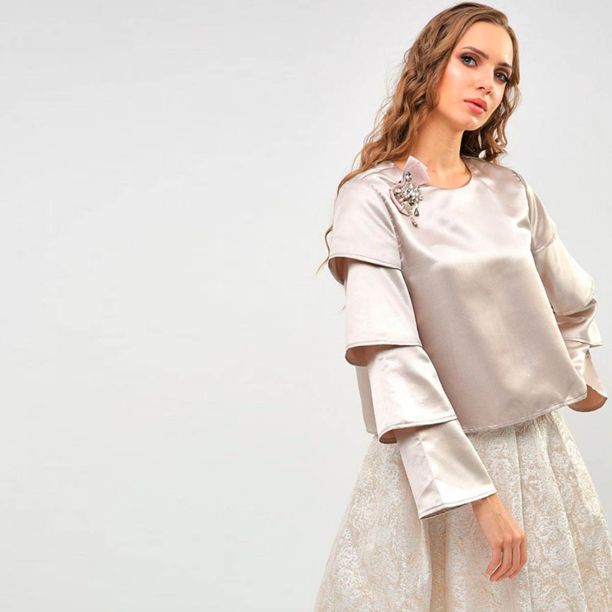 بلوزة بأكمام طويلة وتفاصيل مزخرفة من أنوتاه-women-clothing-shirtsandblouses-blouses-image-2