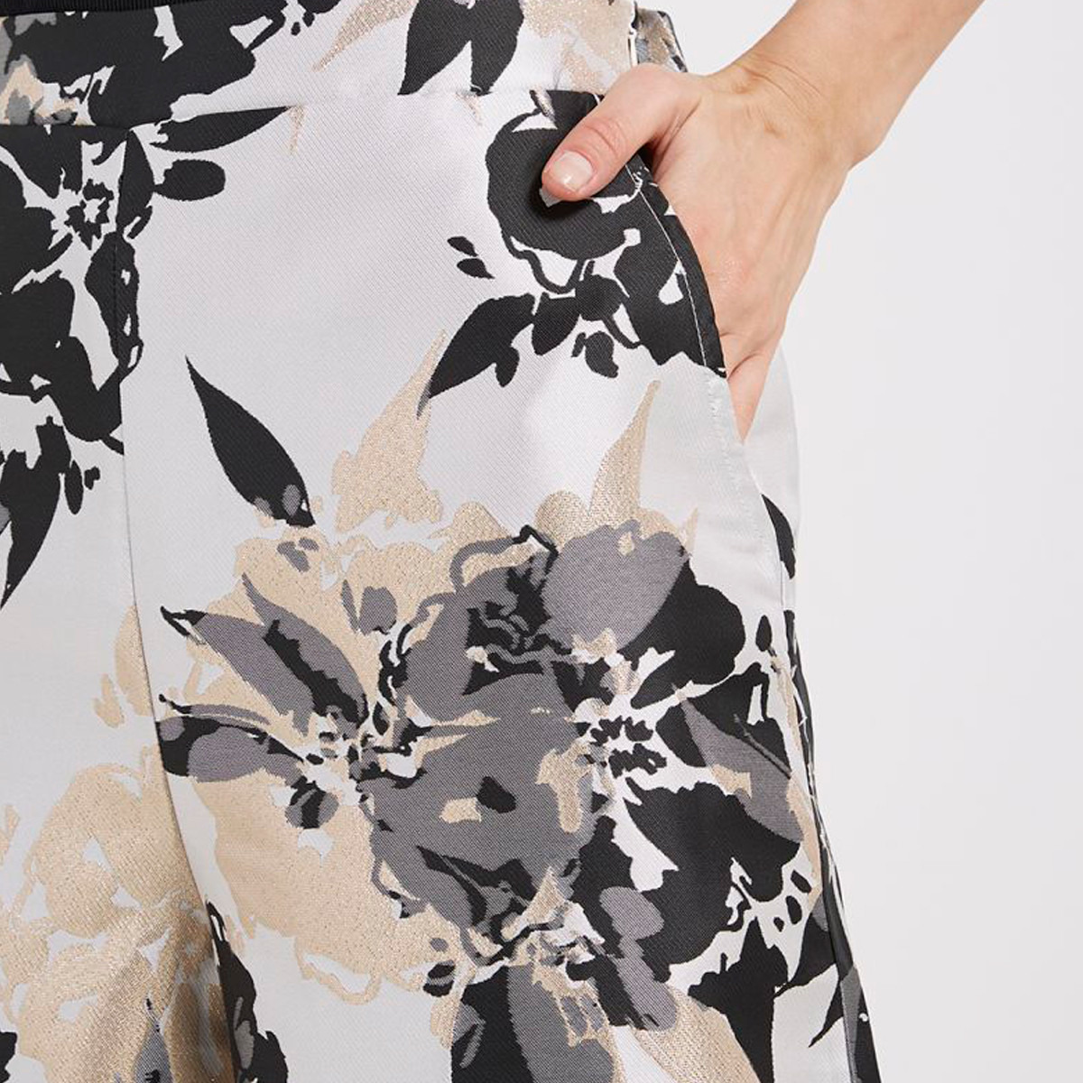 Anotah Floral Print Wide Leg Trousers with Pockets-women-clothing-bottoms-trousers-image-4