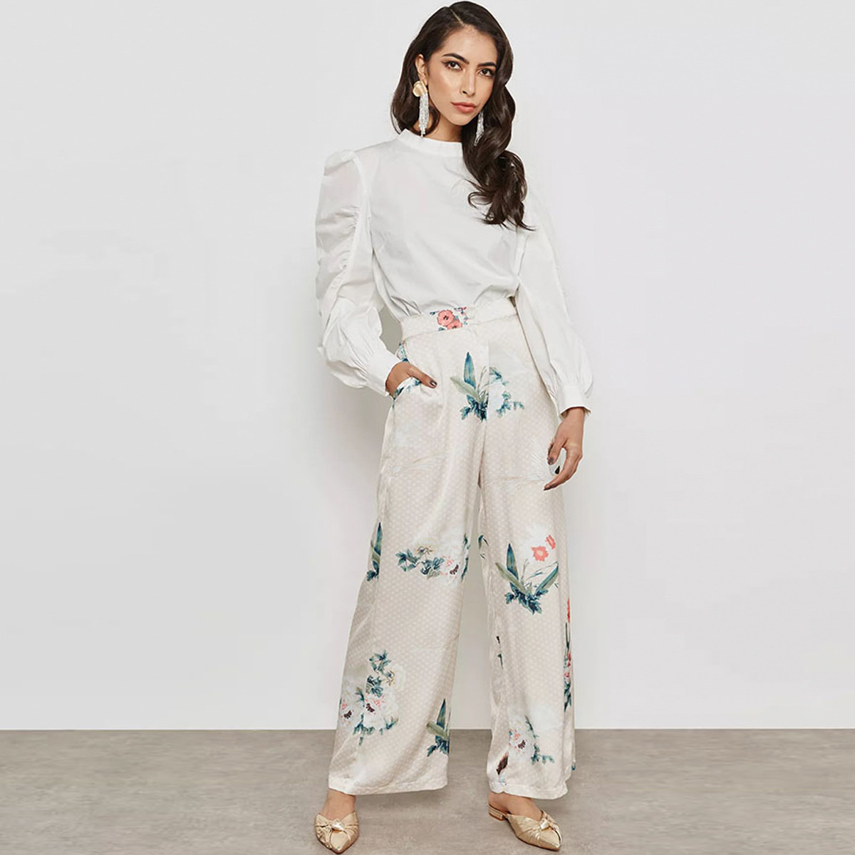 بنطلون بطبعات زهرية وخصر متوسّط الإرتفاع وتفاصيل جيوب من أنوتاه-women-clothing-bottoms-trousers-image-3