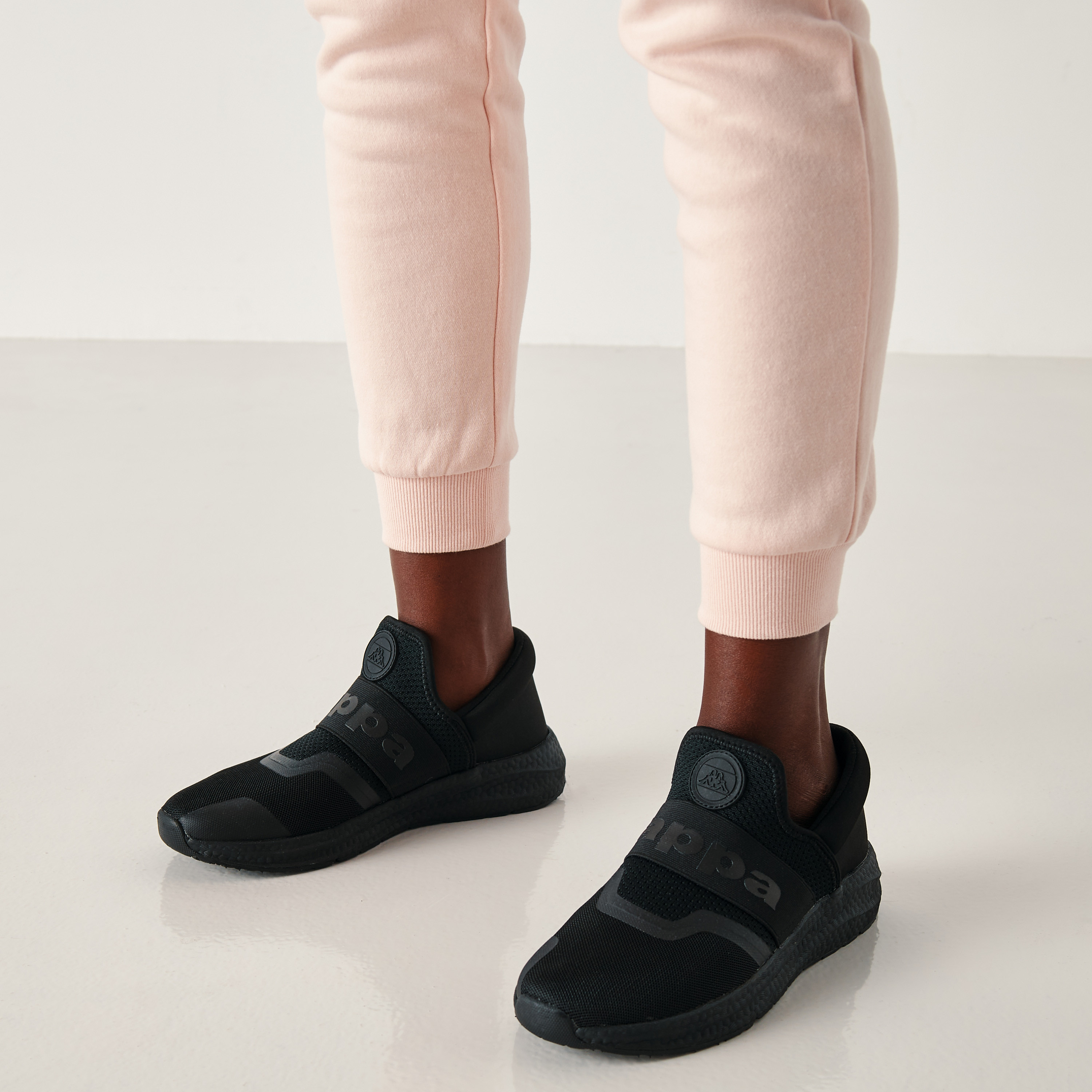 حذاء مشي بارز الملمس سهل الارتداء للنساء من كابا-women-shoes-sneakers-image-2
