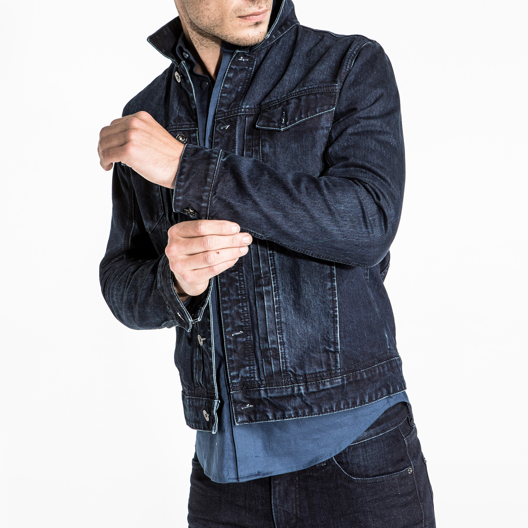 جاكيت من الدينم بأكمام طويلة وأزرار إغلاق وجيوب-men-clothing-jacketsandblazers-jackets-image-5