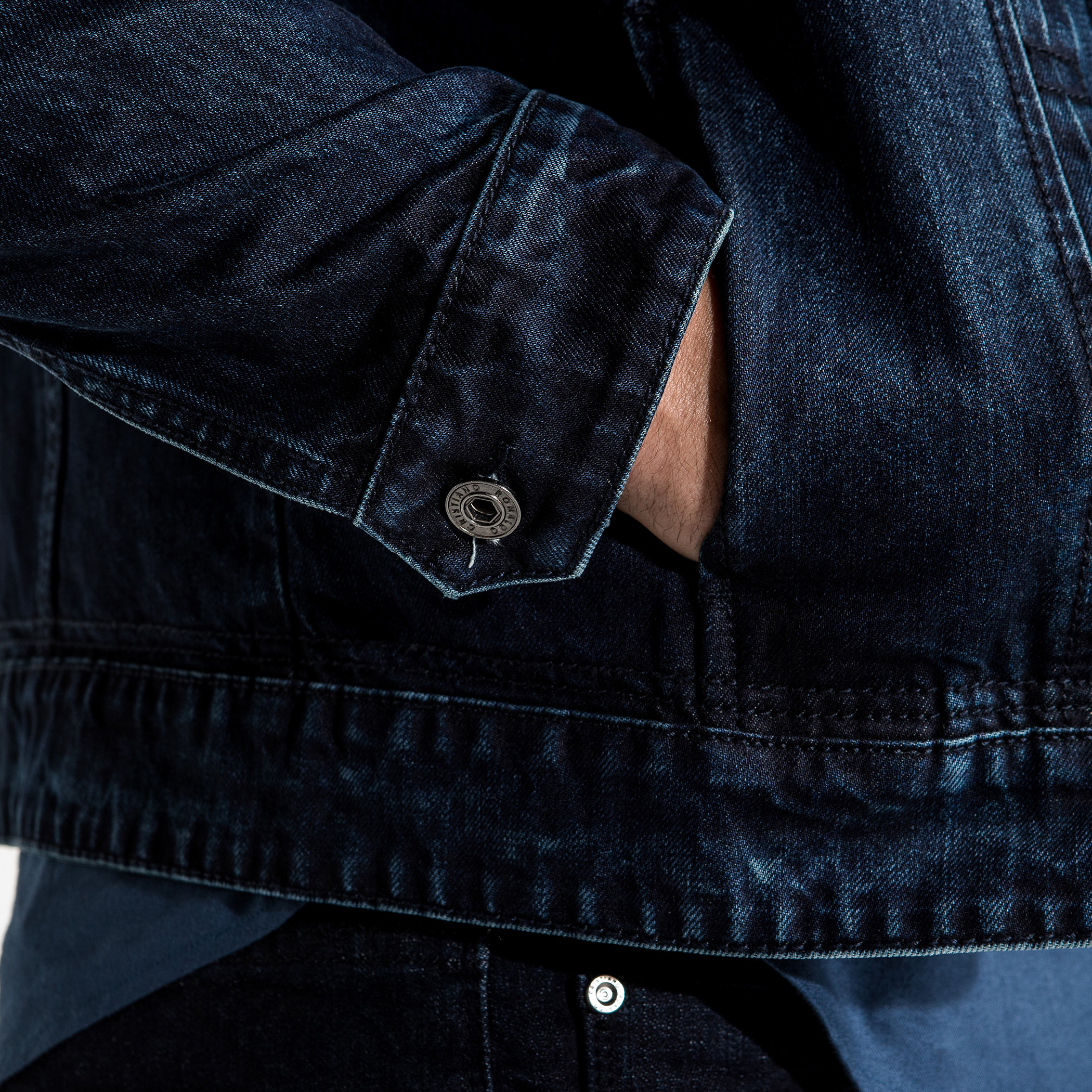 جاكيت من الدينم بأكمام طويلة وأزرار إغلاق وجيوب-men-clothing-jacketsandblazers-jackets-image-8