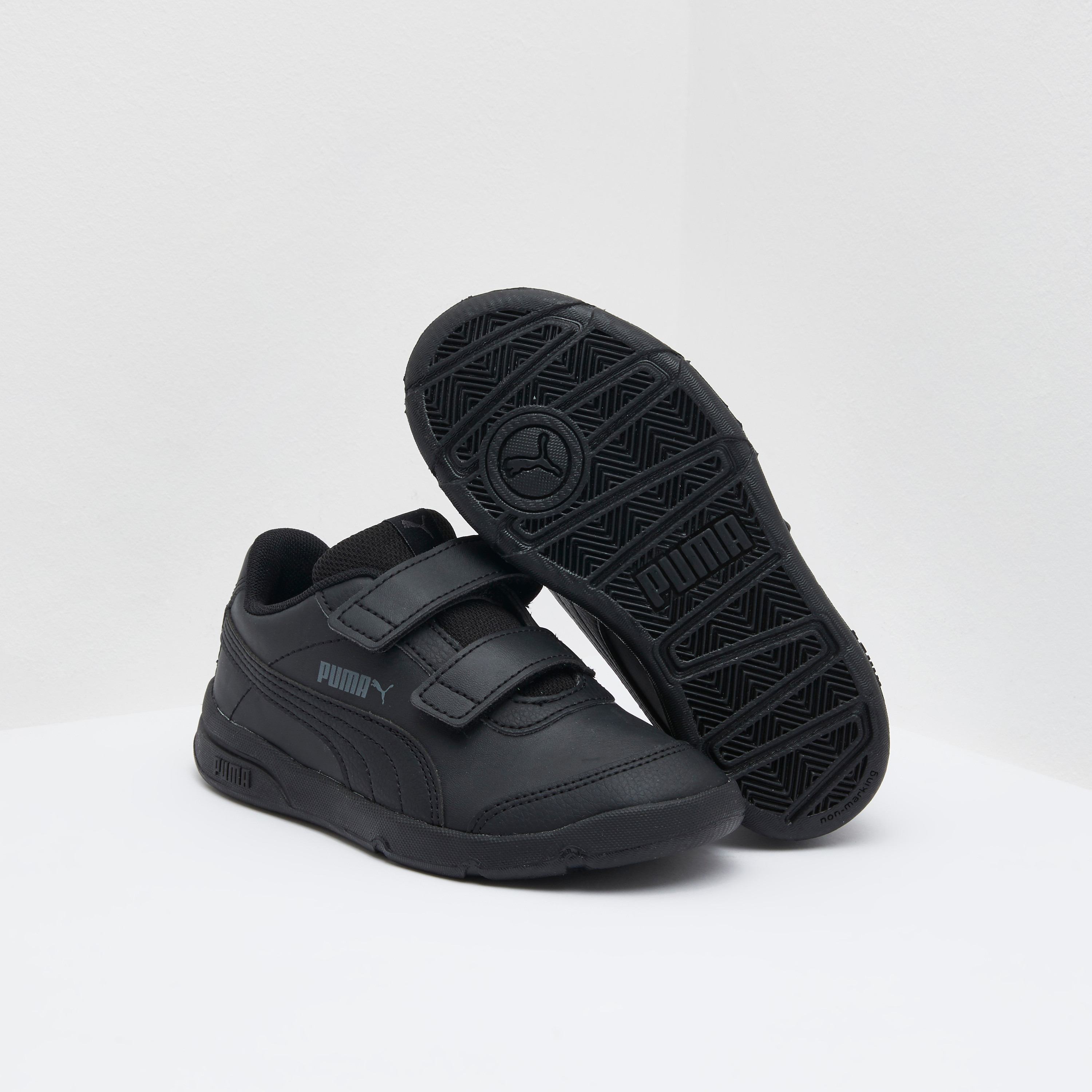 puma low ankle sneakers