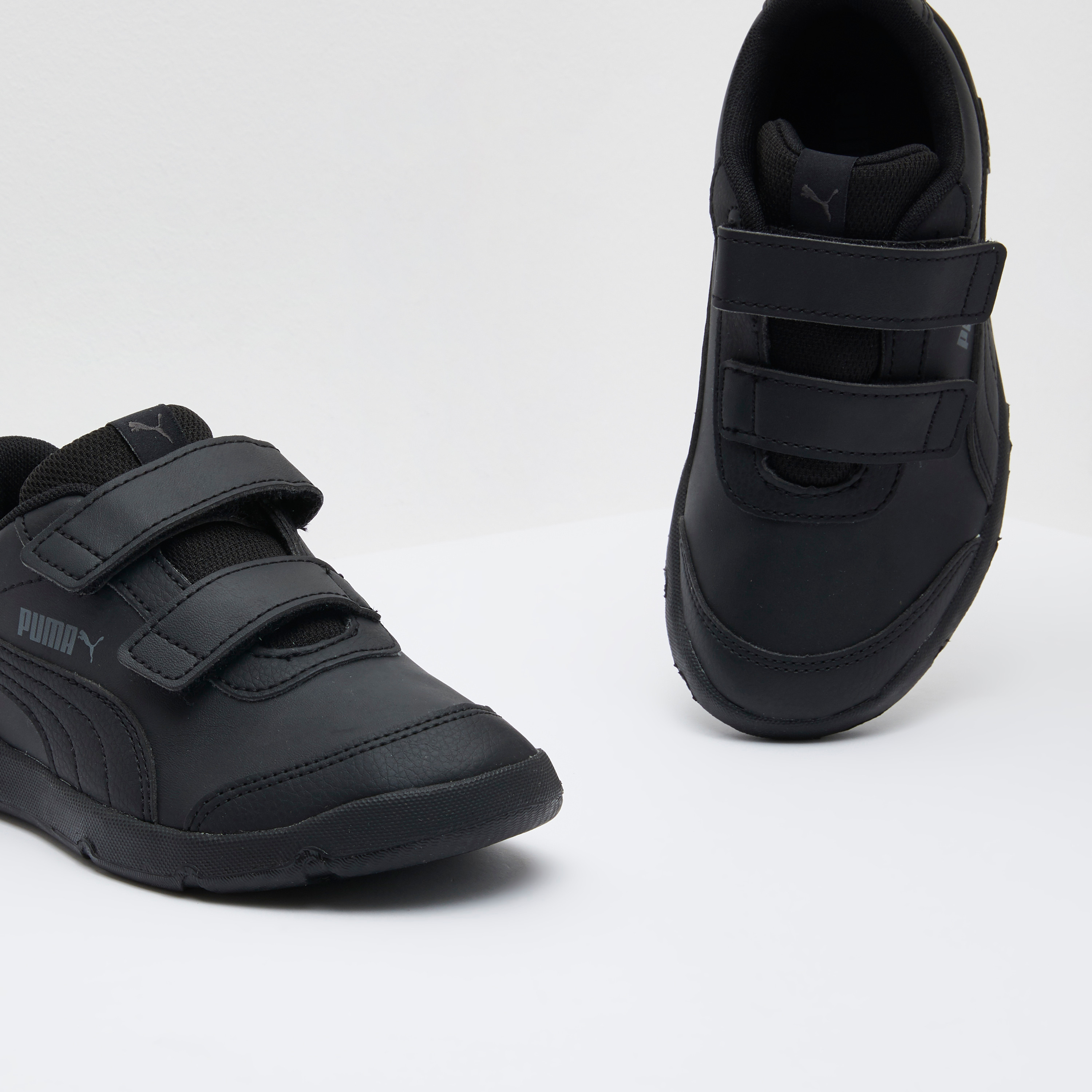 puma low ankle sneakers