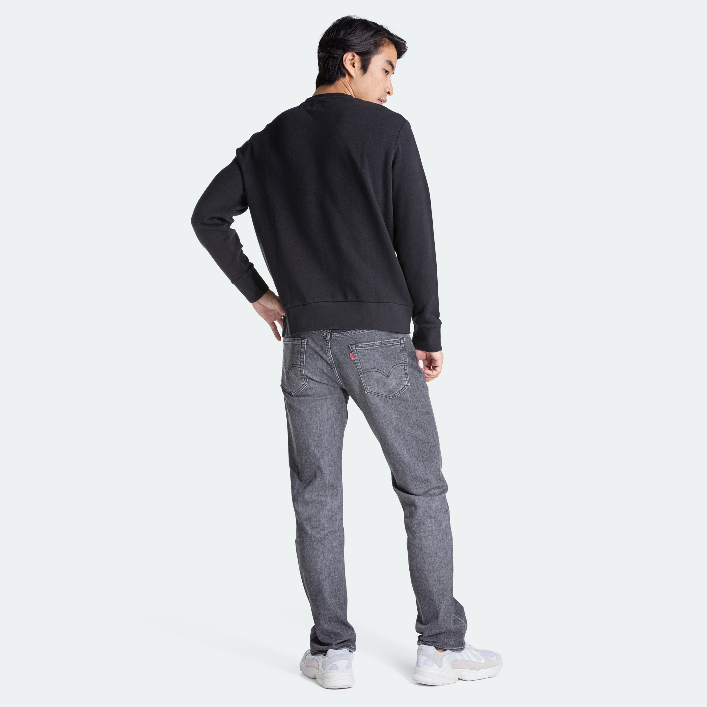 Levi's Logo Crew Neck Long Sleeves Sweatshirt-men-winterwear-hoodiesandsweatshirts-image-3