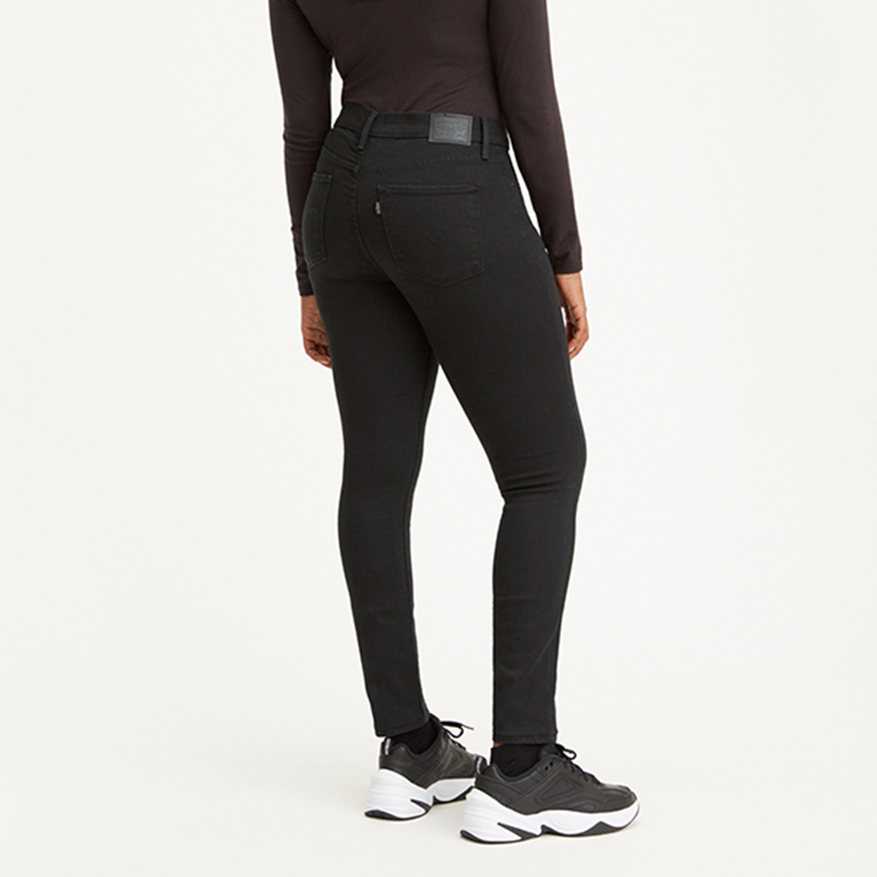 بنطال جينز من ليفايز 311 ذو سكيني فت وجيب مع عالي الارتفاع بلون أسود-women-clothing-bottoms-jeans-image-3