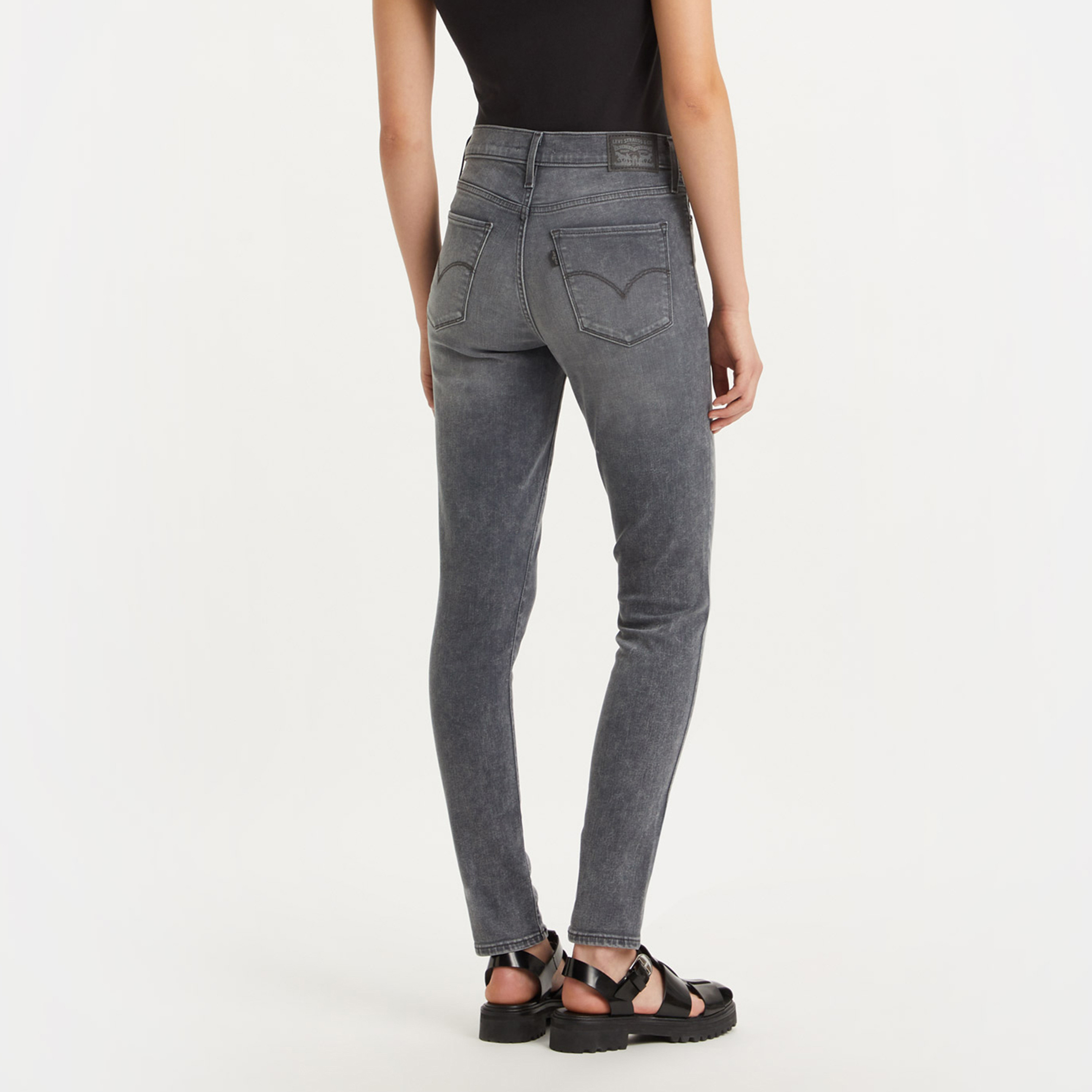 بنطال جينز ليفايس 311 بلون رمادي متوسط الارتفاع بقصة ضيقة-women-clothing-bottoms-jeans-image-3