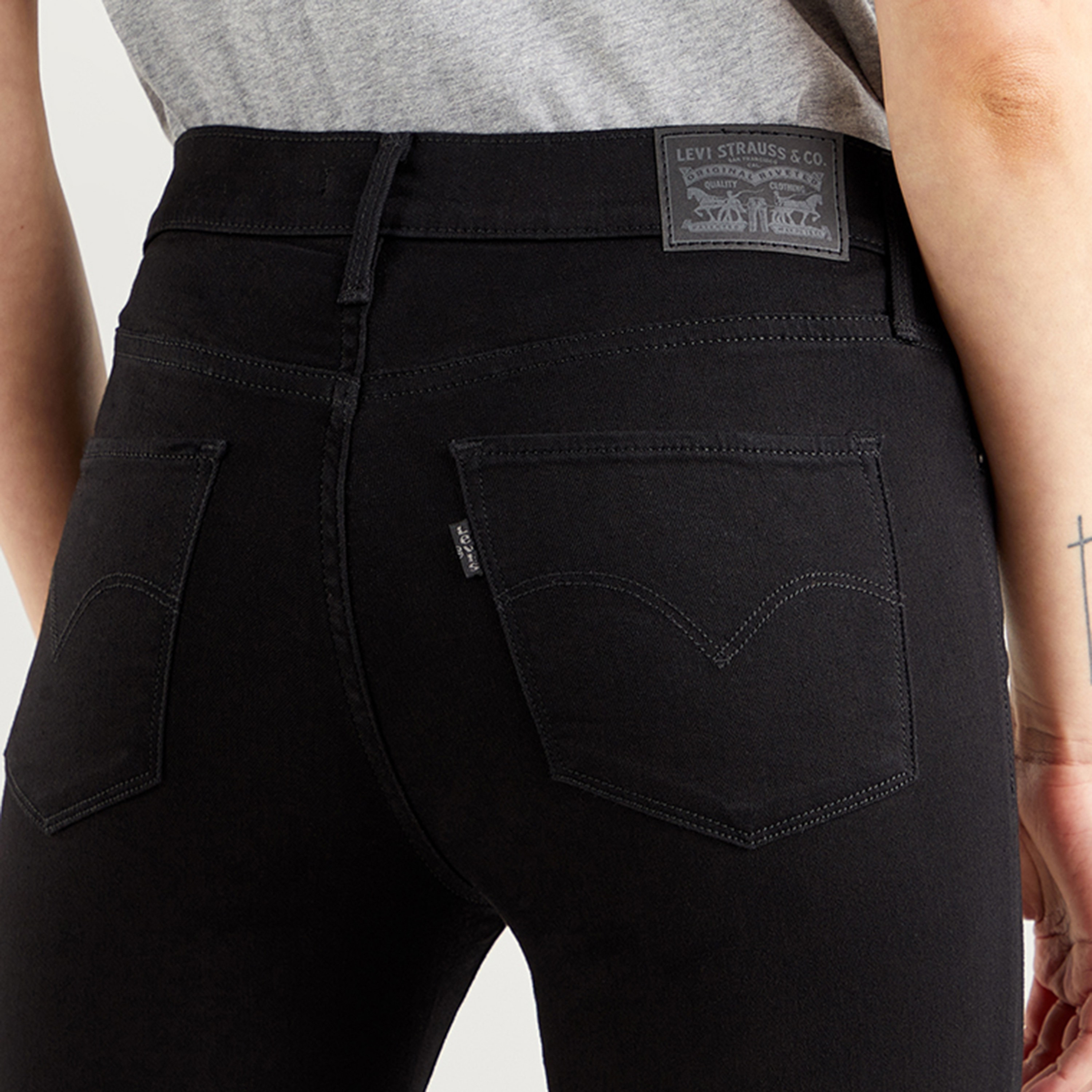 بنطال جينز نسائي أسود سادة مقاس 312 من Levi's-women-clothing-bottoms-jeans-image-3