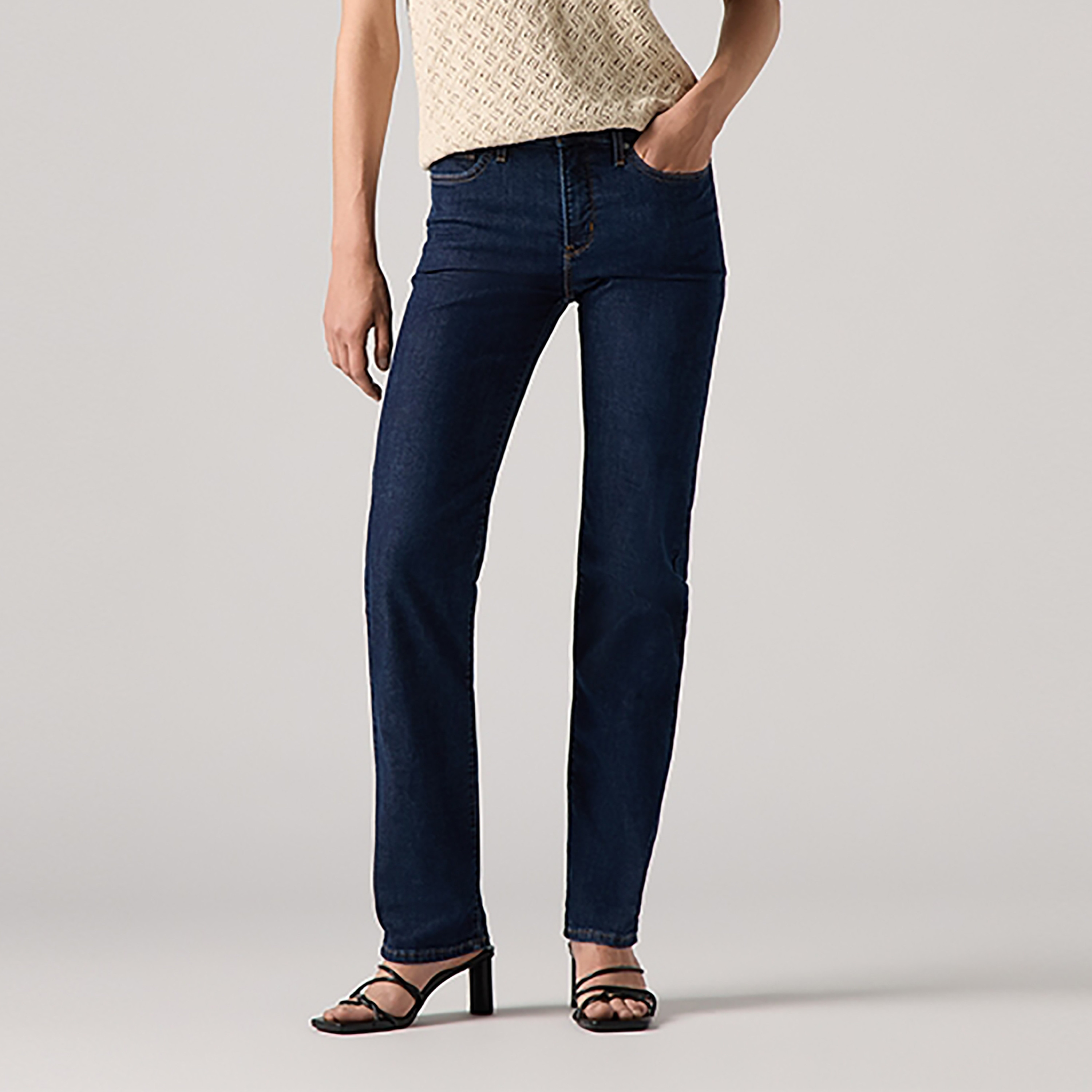 بنطلون جينز نسائي 314 بقصّة مستقيمة، أزرق، بخمسة جيوب، مقاس 30 من ليفايس-women-clothing-bottoms-jeans-image-1