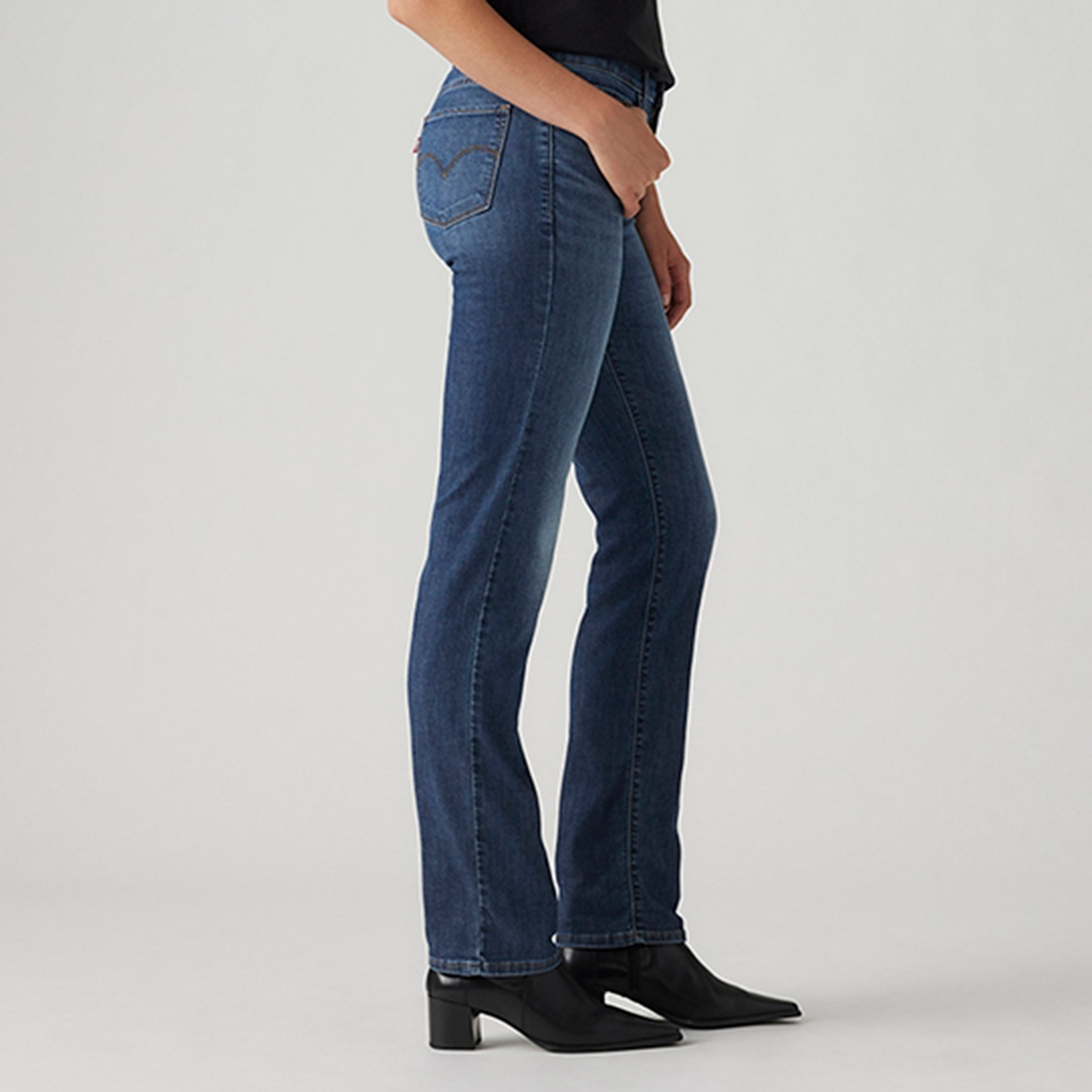 Levi's 314 Straight Fit Blue 5-Pocket Women's Jeans Inseam 30-women-clothing-bottoms-jeans-image-3